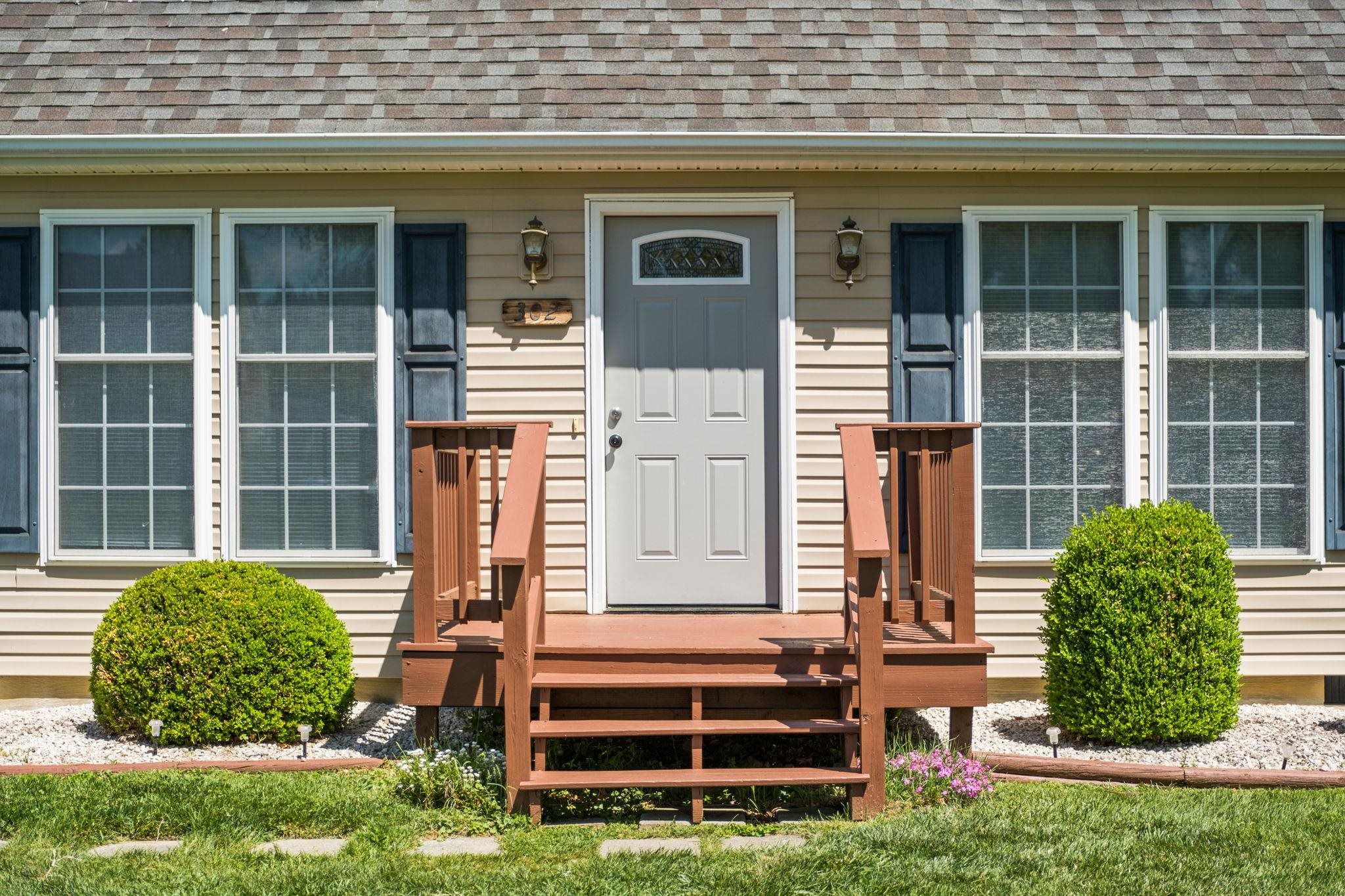 302 16TH ST, GROTTOES, Virginia 24441, 4 Bedrooms Bedrooms, ,2 BathroomsBathrooms,Residential,302 16TH ST,676136 MLS # 676136