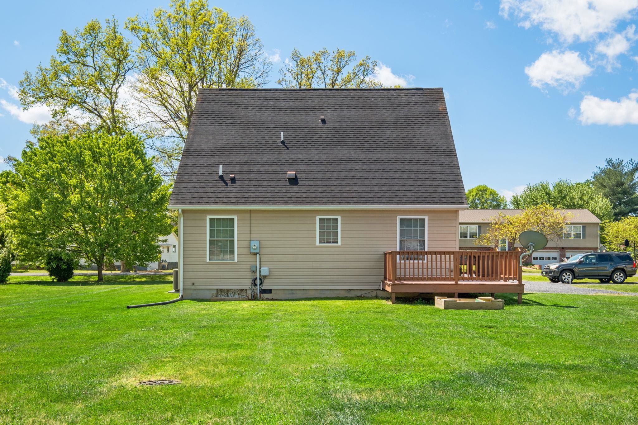 302 16TH ST, GROTTOES, Virginia 24441, 4 Bedrooms Bedrooms, ,2 BathroomsBathrooms,Residential,302 16TH ST,676136 MLS # 676136