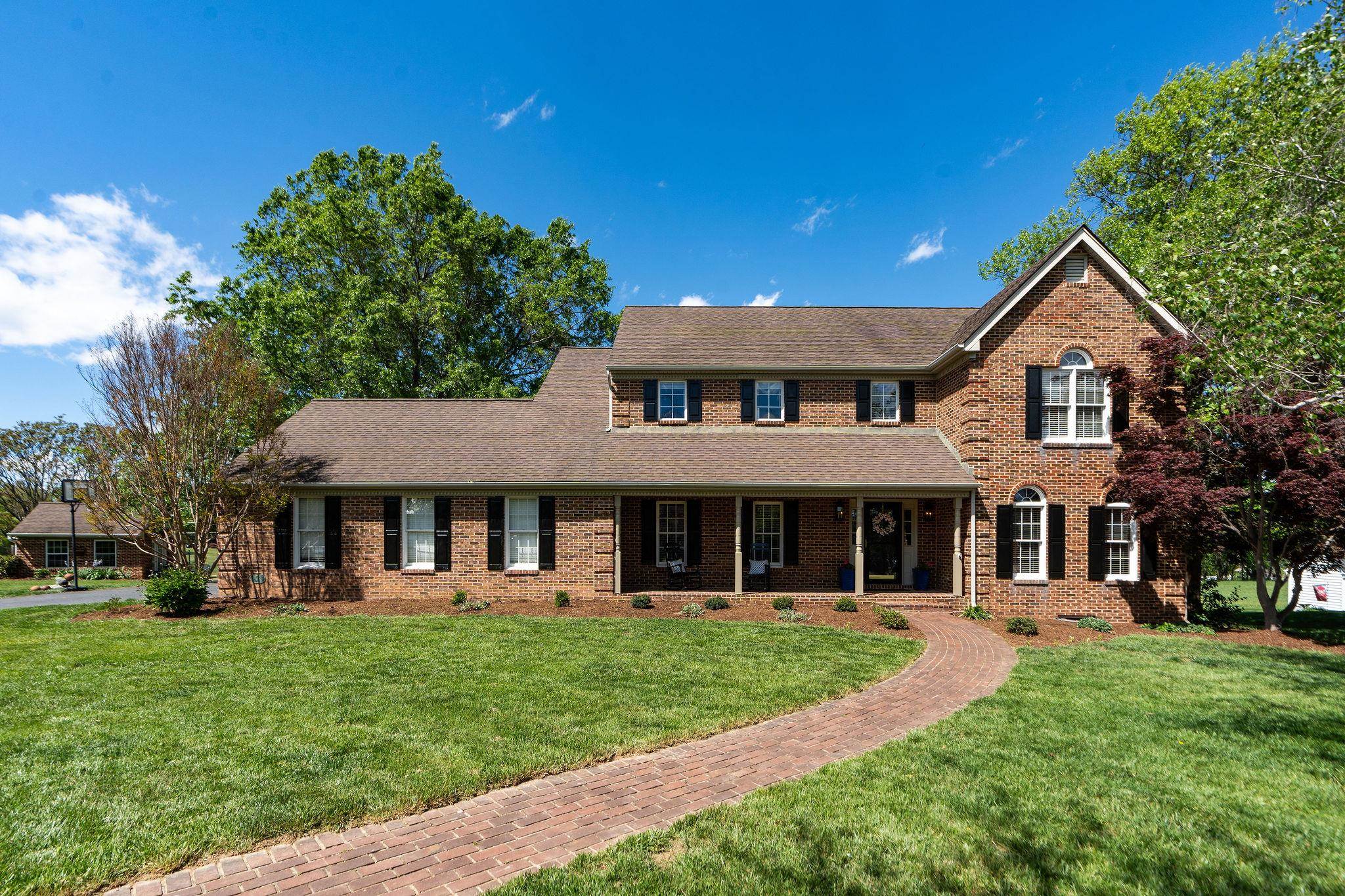 39 WELLINGTON PL, WAYNESBORO, Virginia 22980, 4 Bedrooms Bedrooms, ,3 BathroomsBathrooms,Residential,39 WELLINGTON PL,676142 MLS # 676142