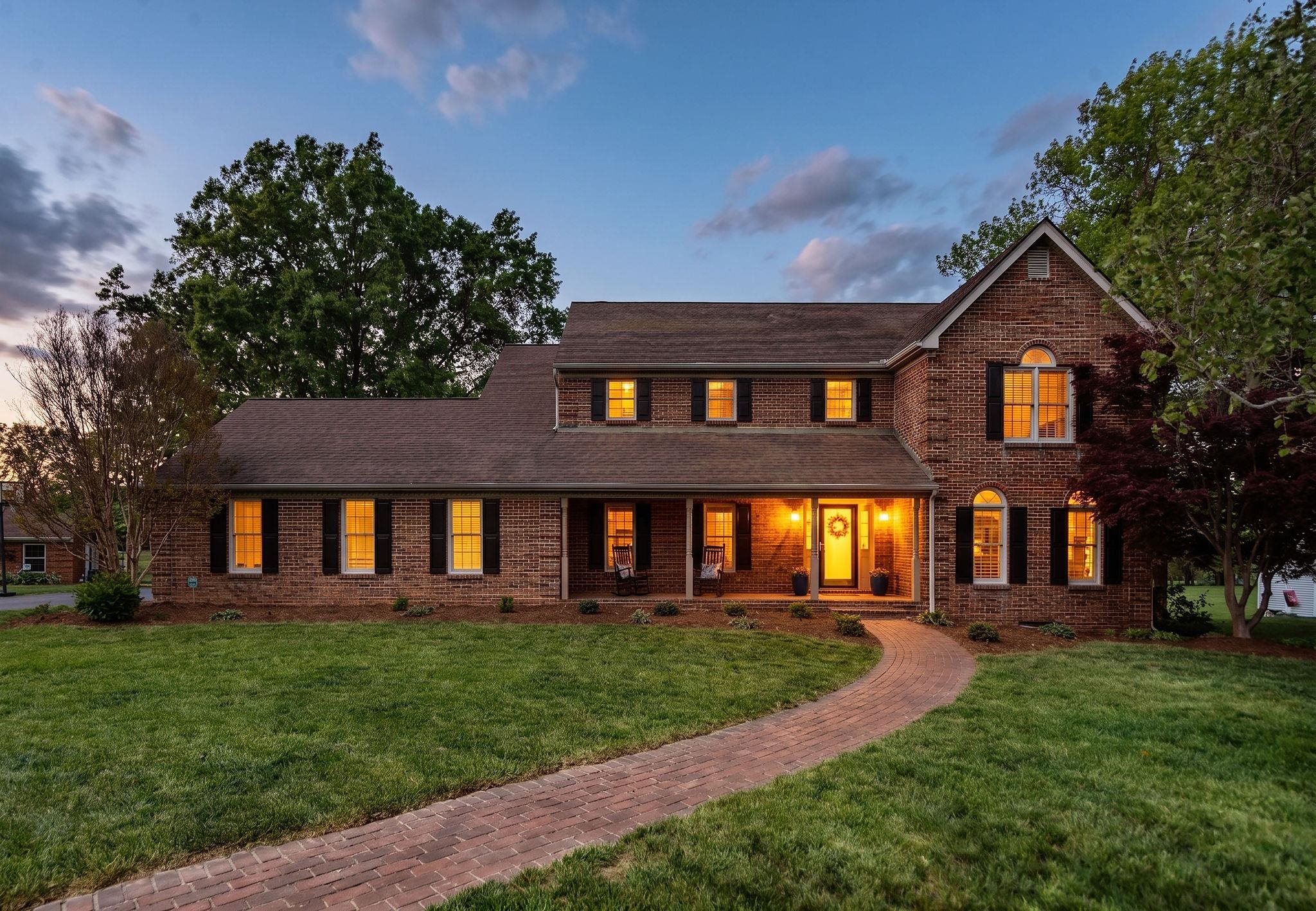 39 WELLINGTON PL, WAYNESBORO, Virginia 22980, 4 Bedrooms Bedrooms, ,3 BathroomsBathrooms,Residential,39 WELLINGTON PL,676142 MLS # 676142