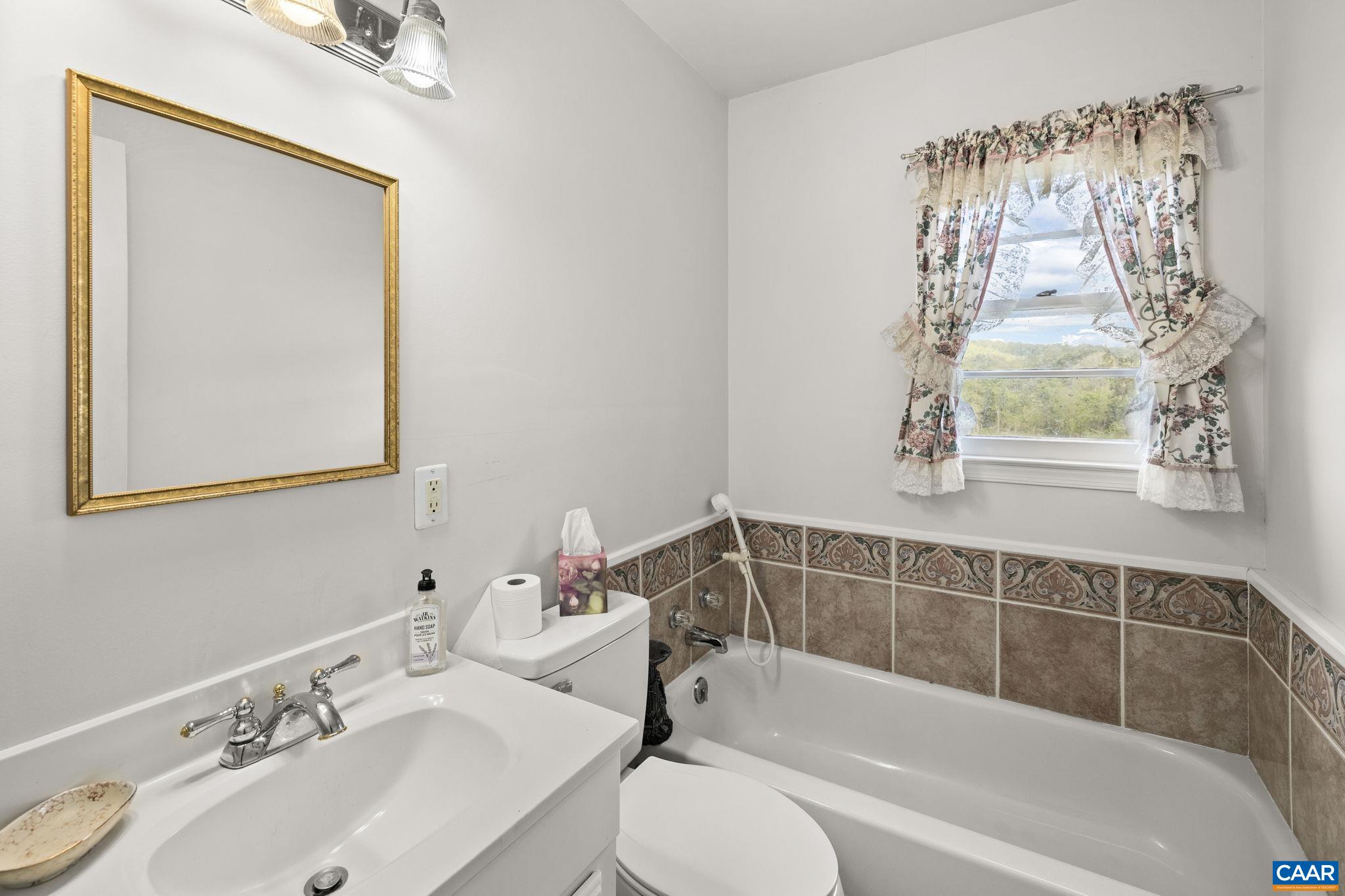 18188 LOVERS LN, GORDONSVILLE, Virginia 22942, 4 Bedrooms Bedrooms, ,2 BathroomsBathrooms,Residential,18188 LOVERS LN,676145 MLS # 676145