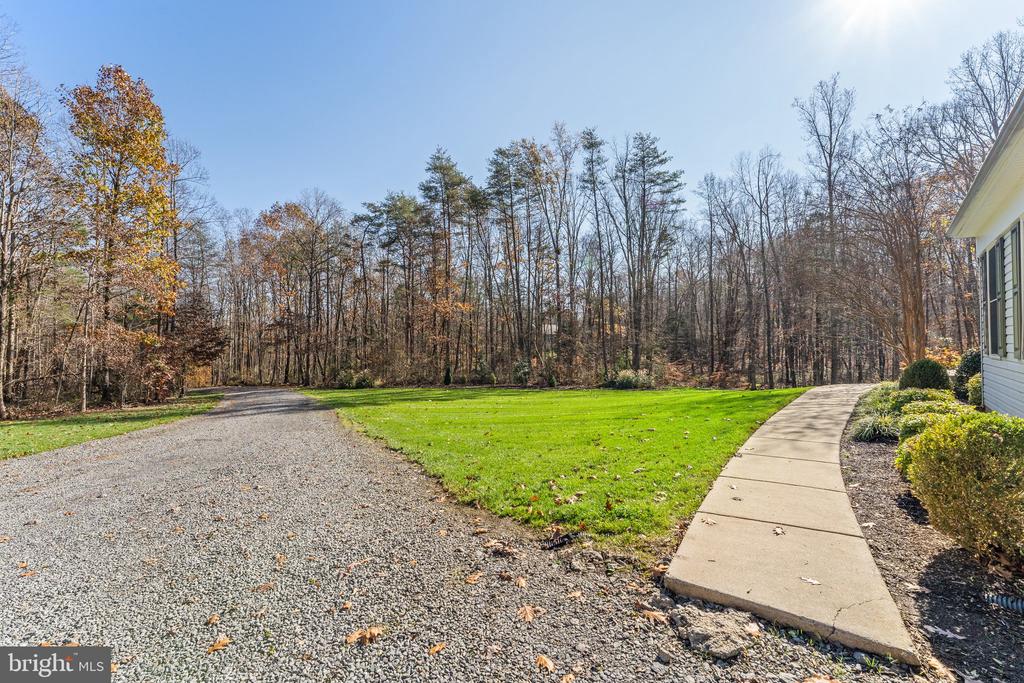 19388 MANOR DR, CULPEPER, Virginia 22701, 4 Bedrooms Bedrooms, ,3 BathroomsBathrooms,Residential,19388 MANOR DR,VACU2013222 MLS # VACU2013222