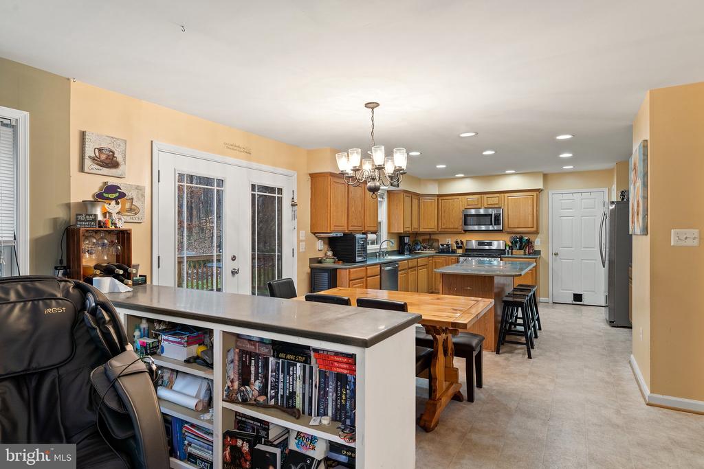 19388 MANOR DR, CULPEPER, Virginia 22701, 4 Bedrooms Bedrooms, ,3 BathroomsBathrooms,Residential,19388 MANOR DR,VACU2013222 MLS # VACU2013222