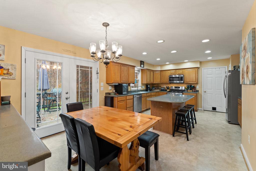 19388 MANOR DR, CULPEPER, Virginia 22701, 4 Bedrooms Bedrooms, ,3 BathroomsBathrooms,Residential,19388 MANOR DR,VACU2013222 MLS # VACU2013222