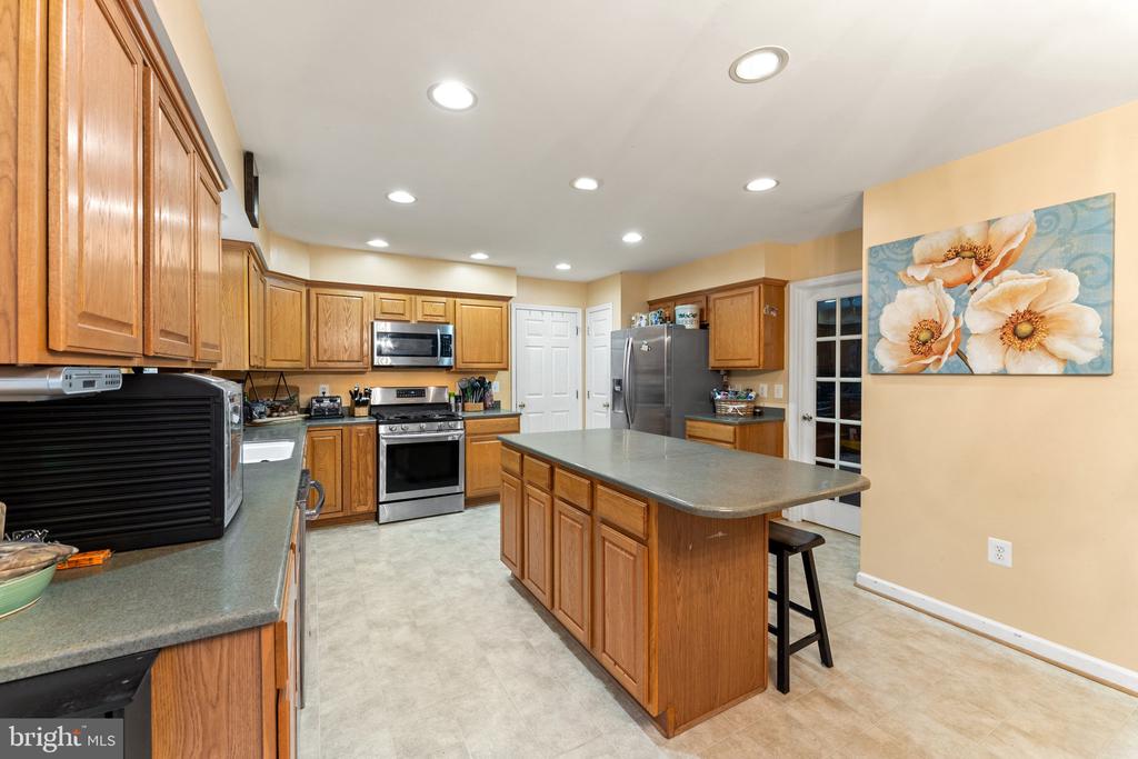 19388 MANOR DR, CULPEPER, Virginia 22701, 4 Bedrooms Bedrooms, ,3 BathroomsBathrooms,Residential,19388 MANOR DR,VACU2013222 MLS # VACU2013222