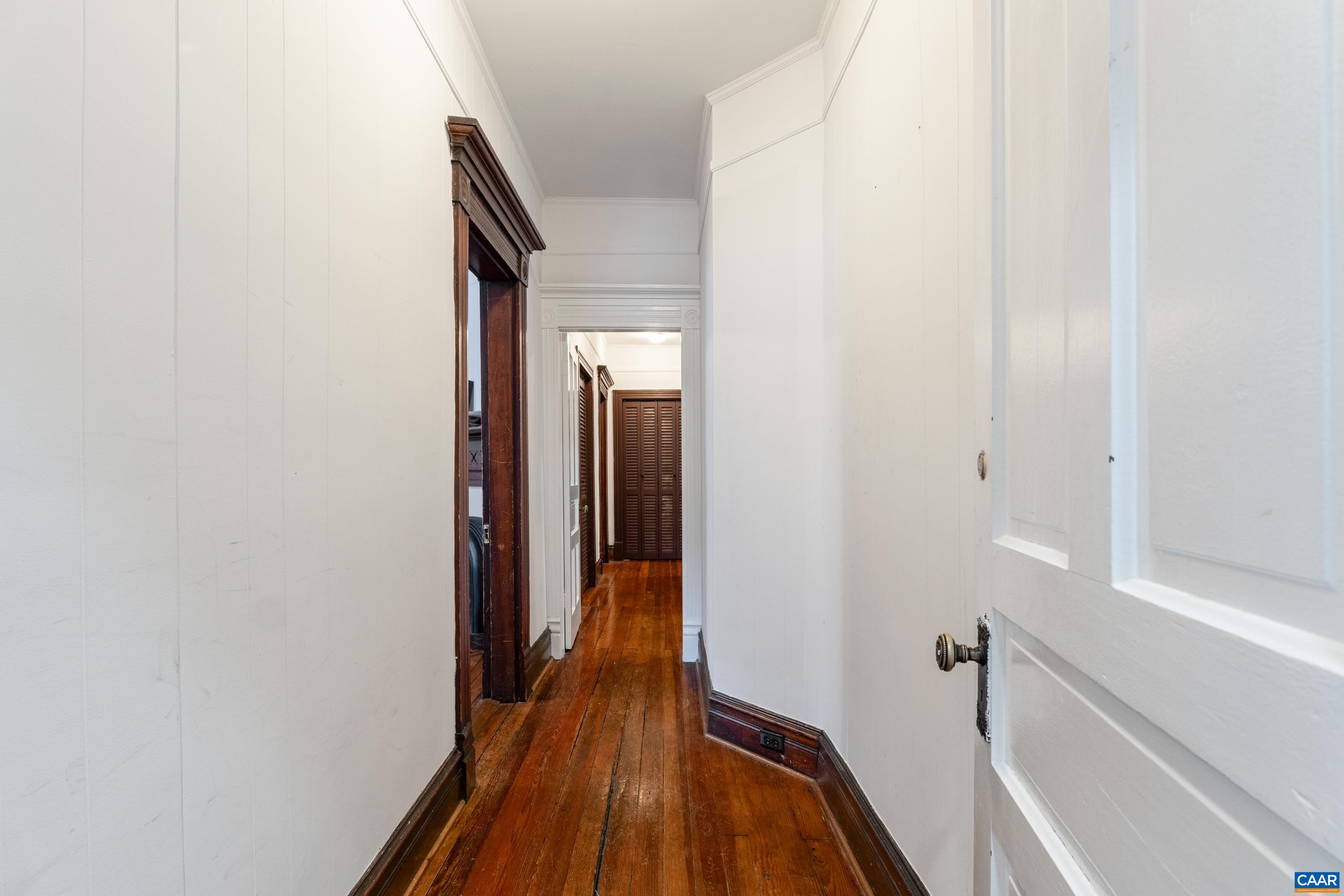 10 N MARKET ST, STAUNTON, Virginia 24401, ,Residential,10 N MARKET ST,676088 MLS # 676088