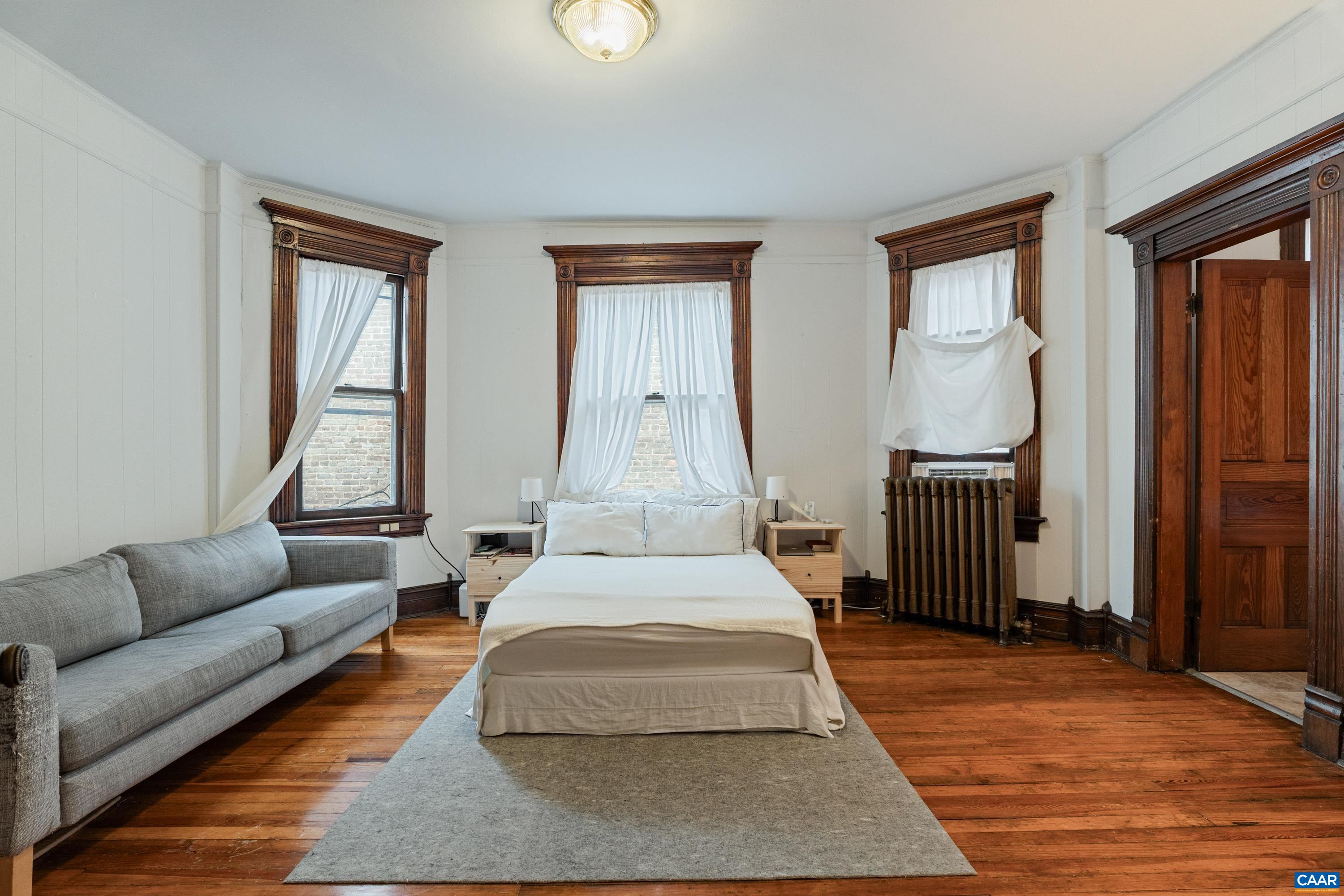 10 N MARKET ST, STAUNTON, Virginia 24401, ,Residential,10 N MARKET ST,676088 MLS # 676088