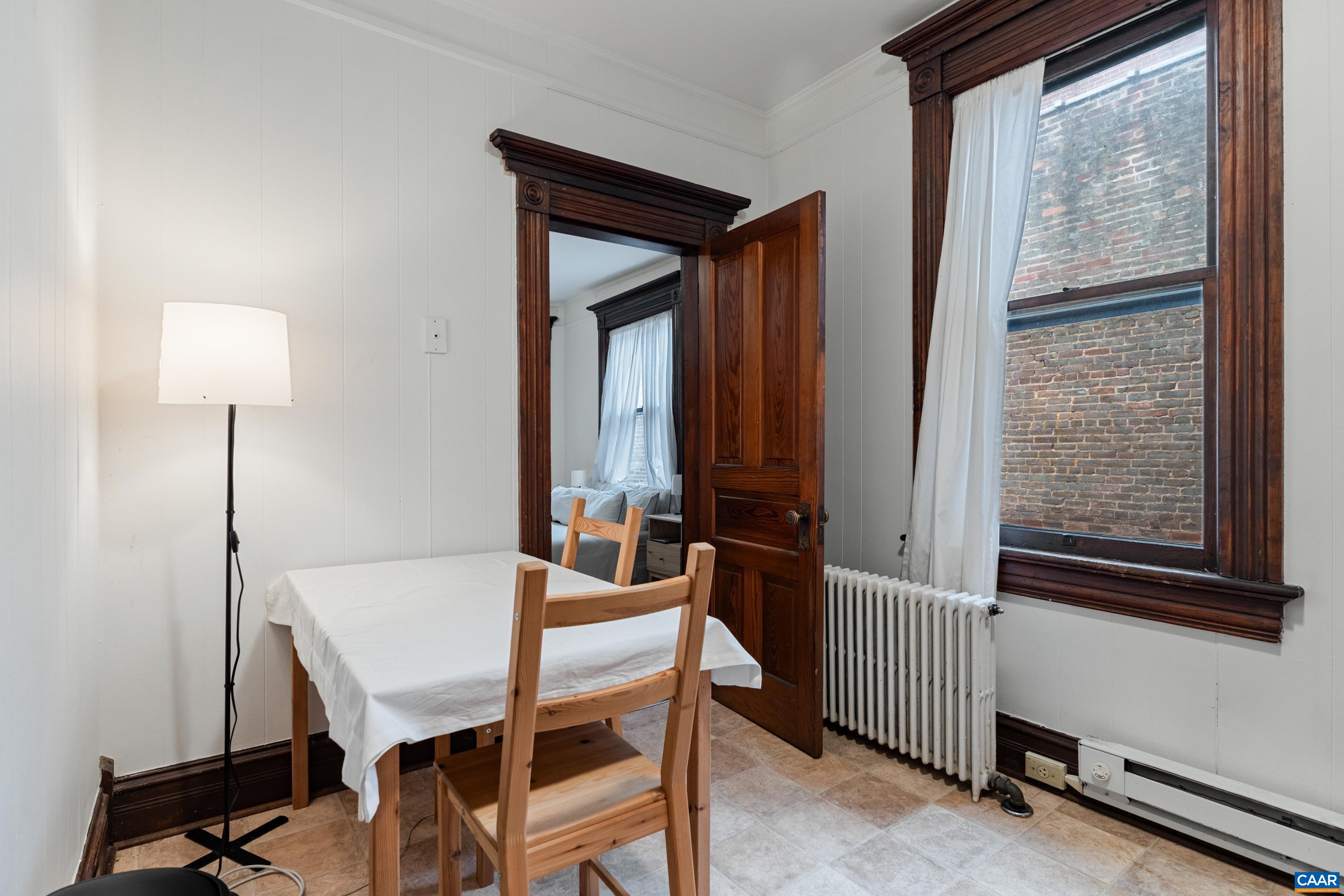 10 N MARKET ST, STAUNTON, Virginia 24401, ,Residential,10 N MARKET ST,676088 MLS # 676088