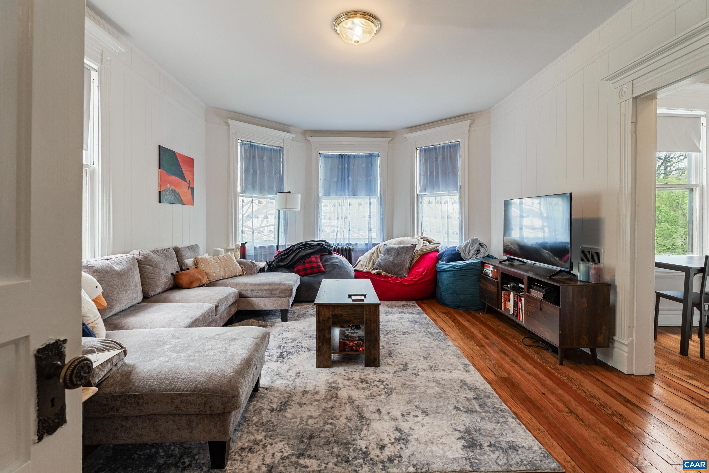 10 N MARKET ST, STAUNTON, Virginia 24401, ,Residential,10 N MARKET ST,676088 MLS # 676088