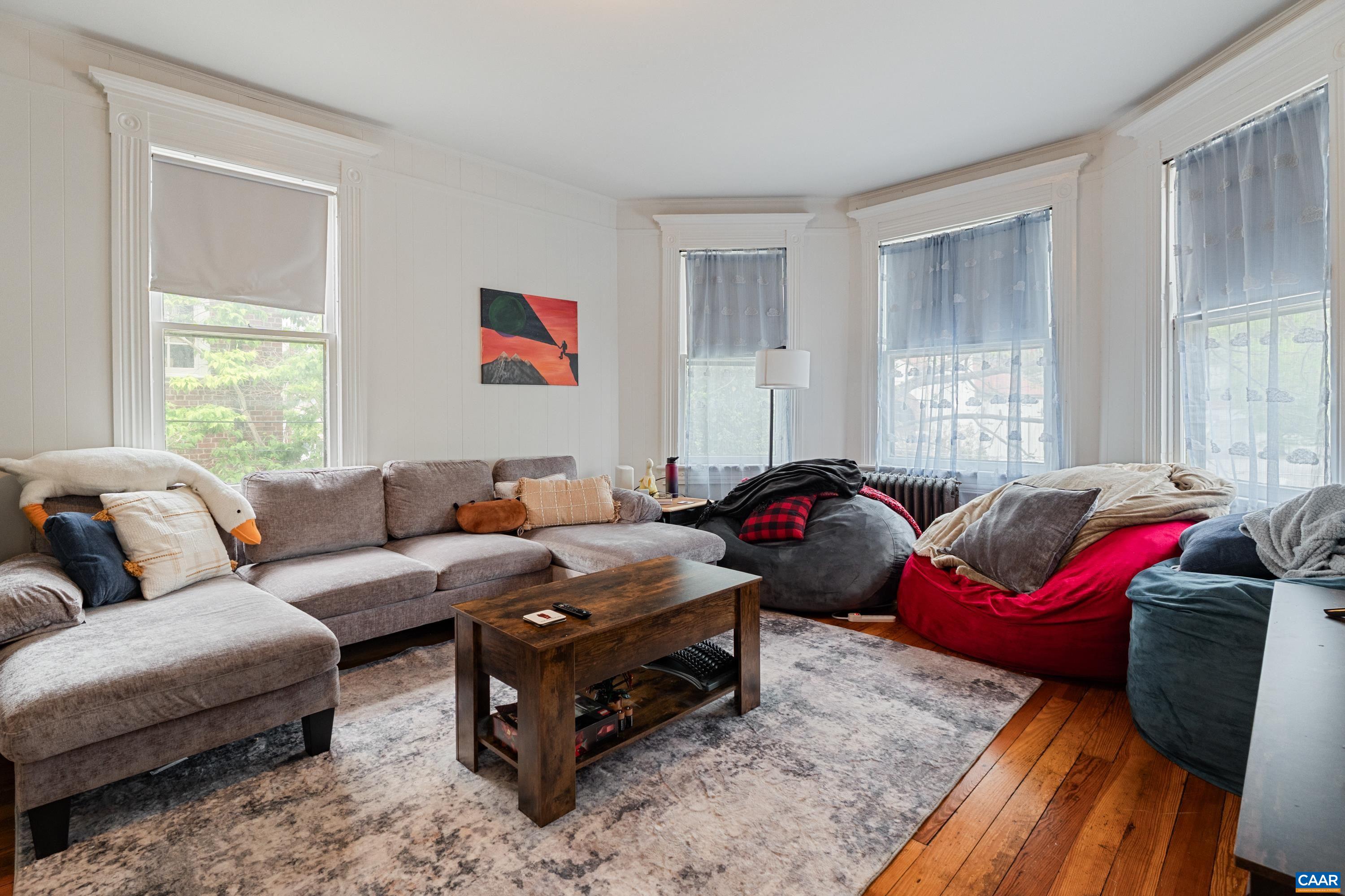 10 N MARKET ST, STAUNTON, Virginia 24401, ,Residential,10 N MARKET ST,676088 MLS # 676088