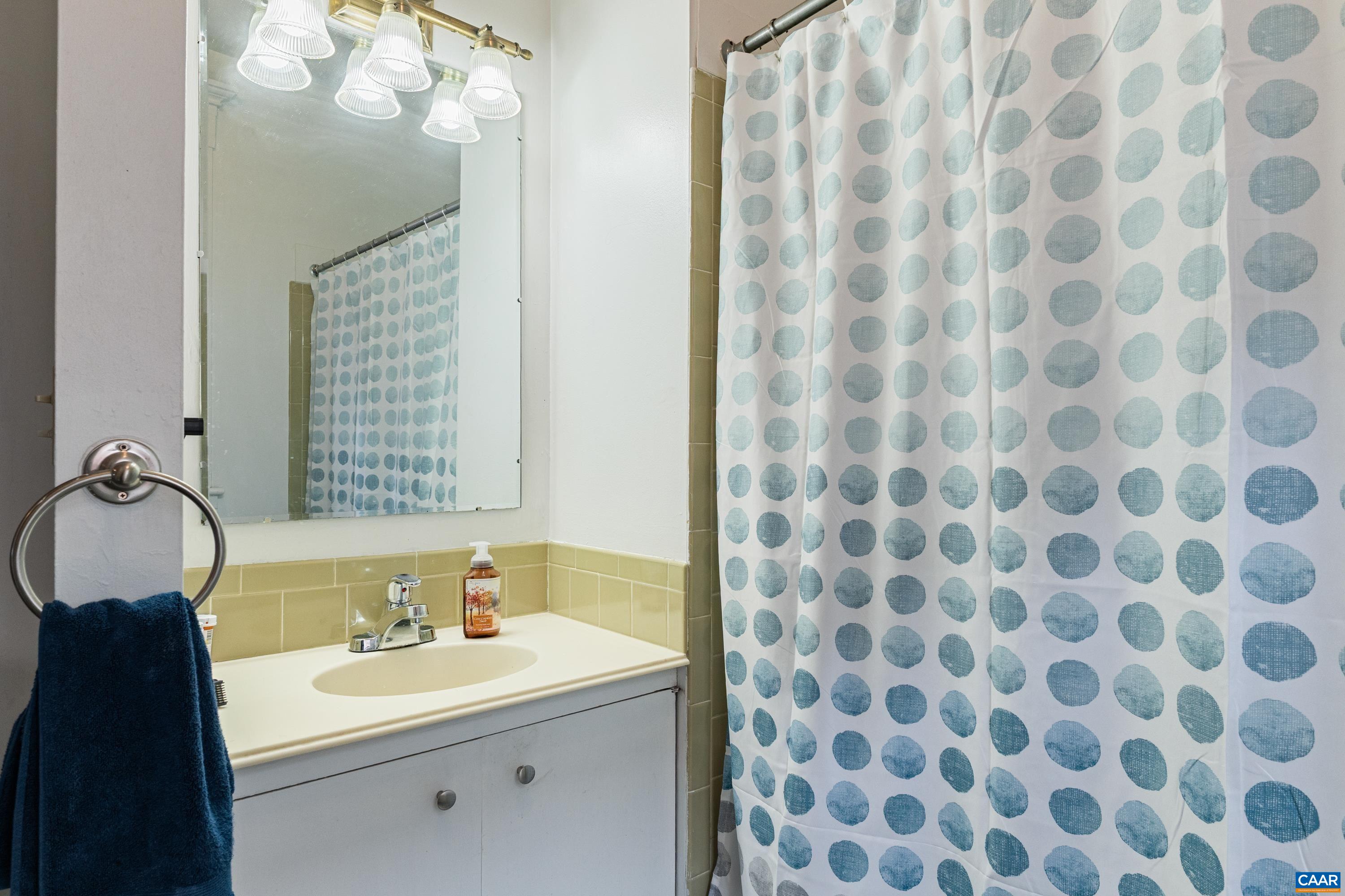 10 N MARKET ST, STAUNTON, Virginia 24401, ,Residential,10 N MARKET ST,676088 MLS # 676088