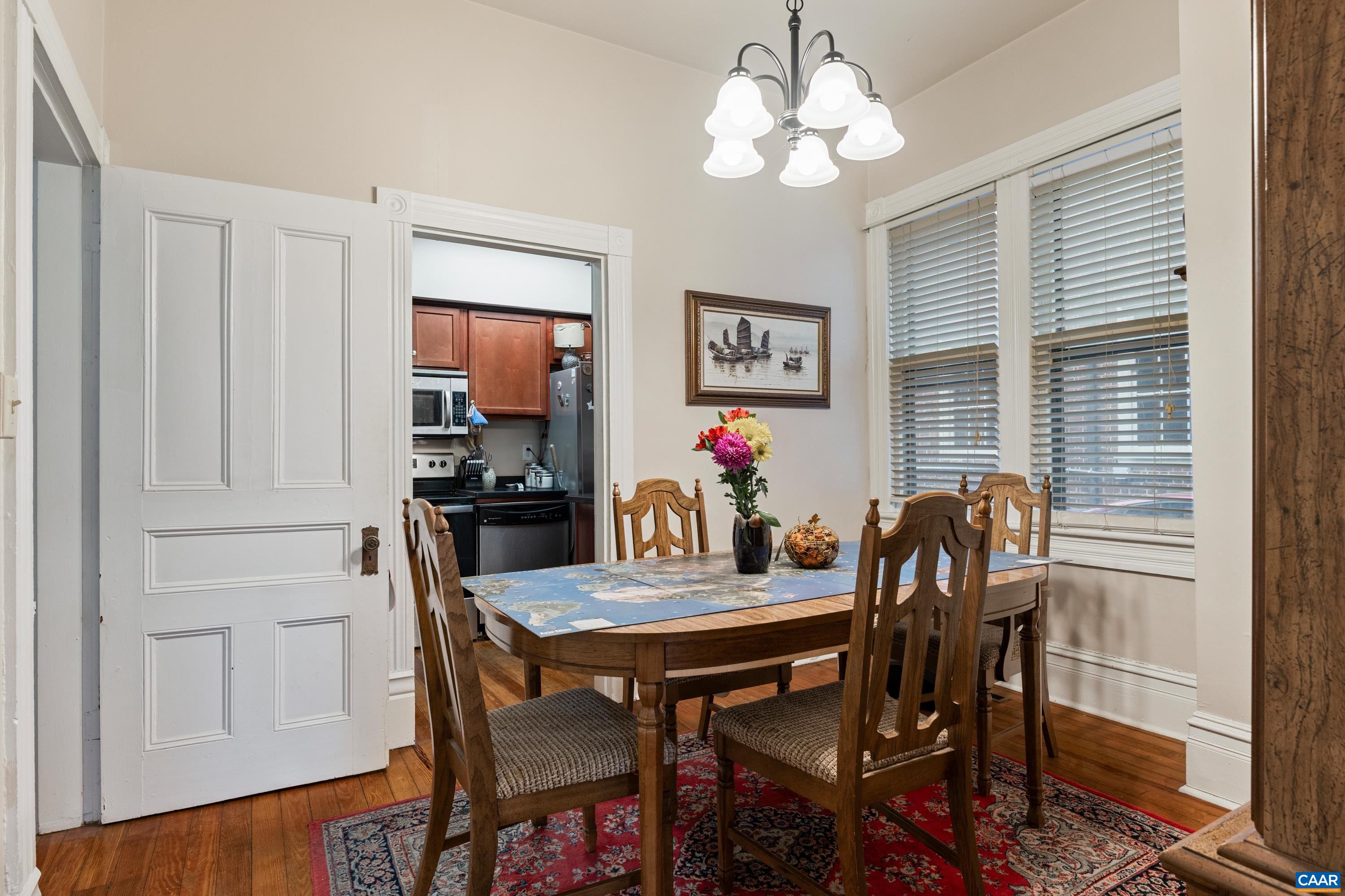 10 N MARKET ST, STAUNTON, Virginia 24401, ,Residential,10 N MARKET ST,676088 MLS # 676088