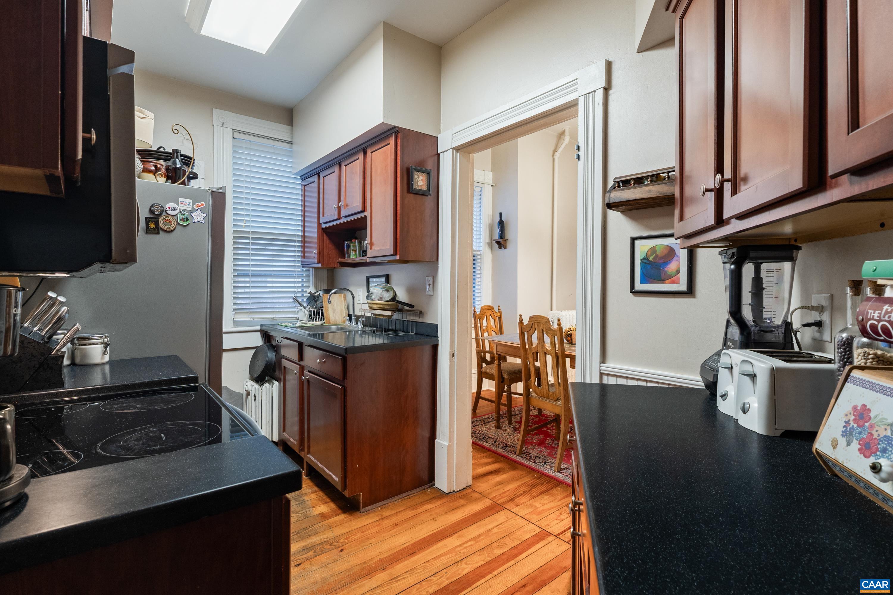 10 N MARKET ST, STAUNTON, Virginia 24401, ,Residential,10 N MARKET ST,676088 MLS # 676088