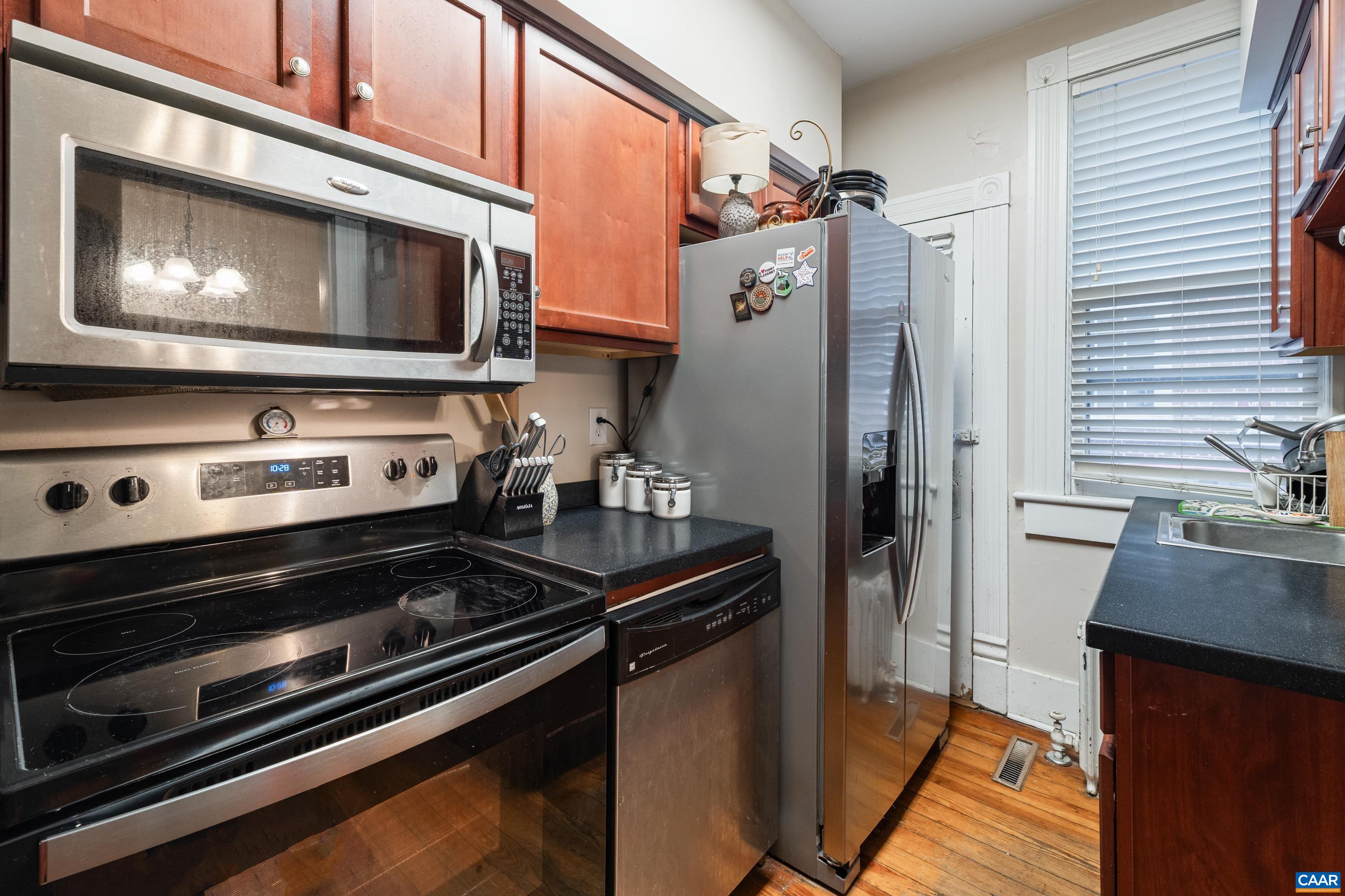 10 N MARKET ST, STAUNTON, Virginia 24401, ,Residential,10 N MARKET ST,676088 MLS # 676088