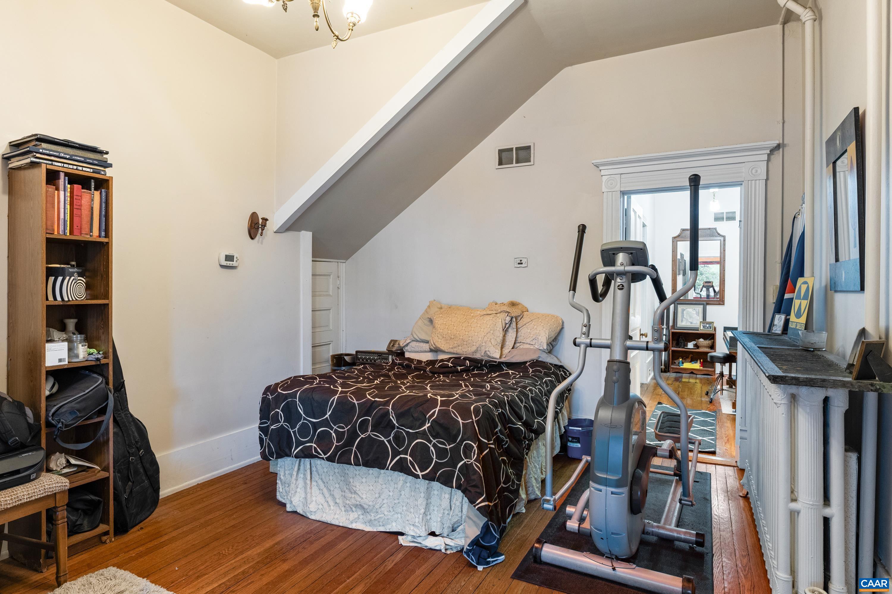 10 N MARKET ST, STAUNTON, Virginia 24401, ,Residential,10 N MARKET ST,676088 MLS # 676088