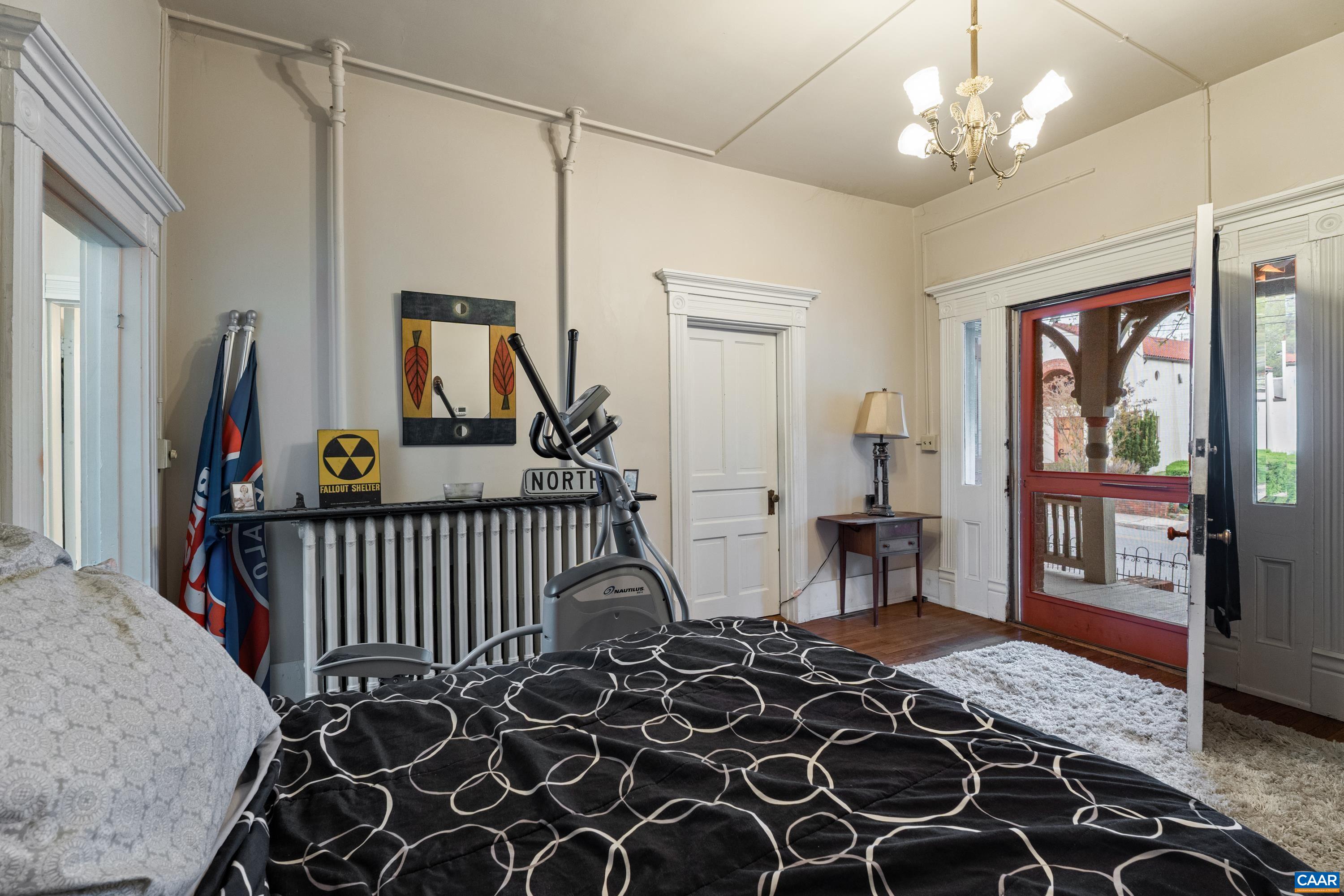 10 N MARKET ST, STAUNTON, Virginia 24401, ,Residential,10 N MARKET ST,676088 MLS # 676088