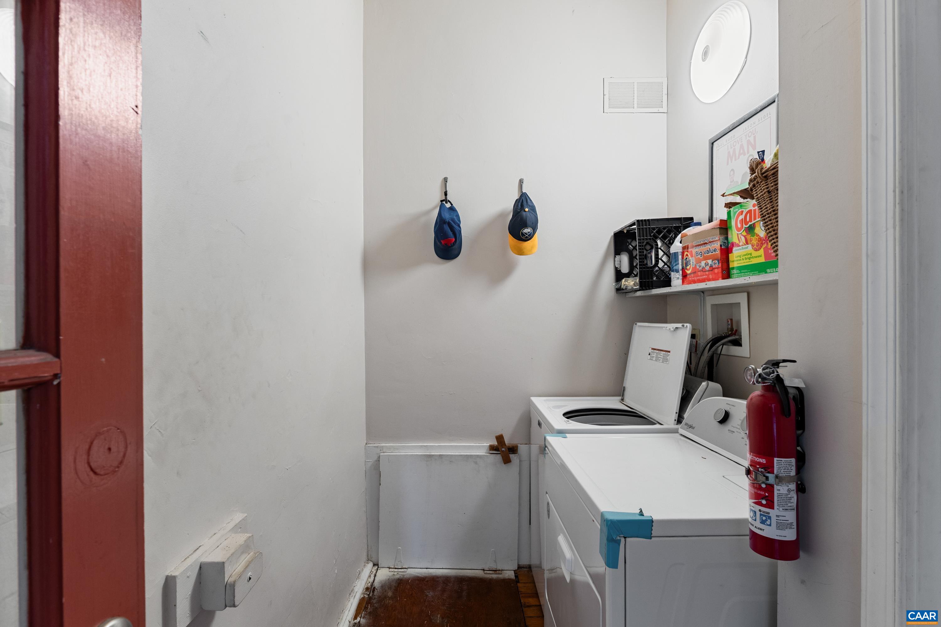 10 N MARKET ST, STAUNTON, Virginia 24401, ,Residential,10 N MARKET ST,676088 MLS # 676088