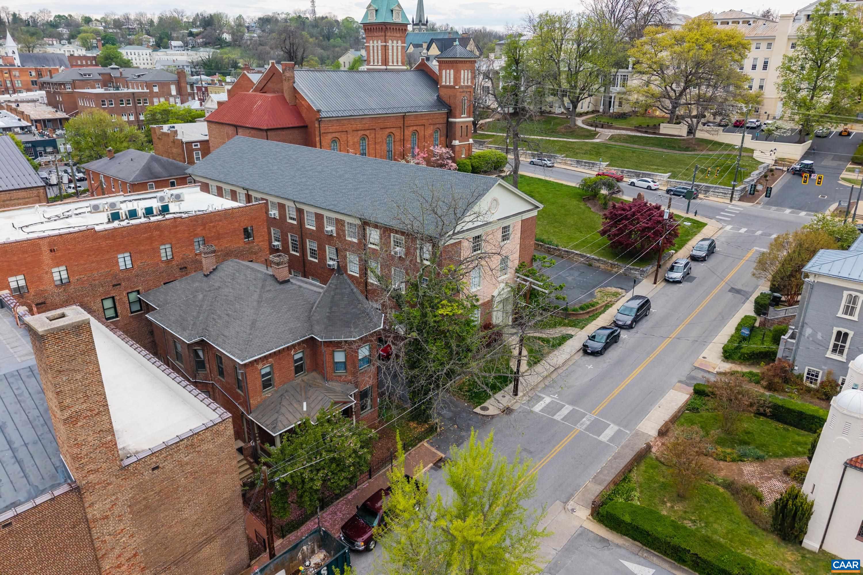 10 N MARKET ST, STAUNTON, Virginia 24401, ,Residential,10 N MARKET ST,676088 MLS # 676088