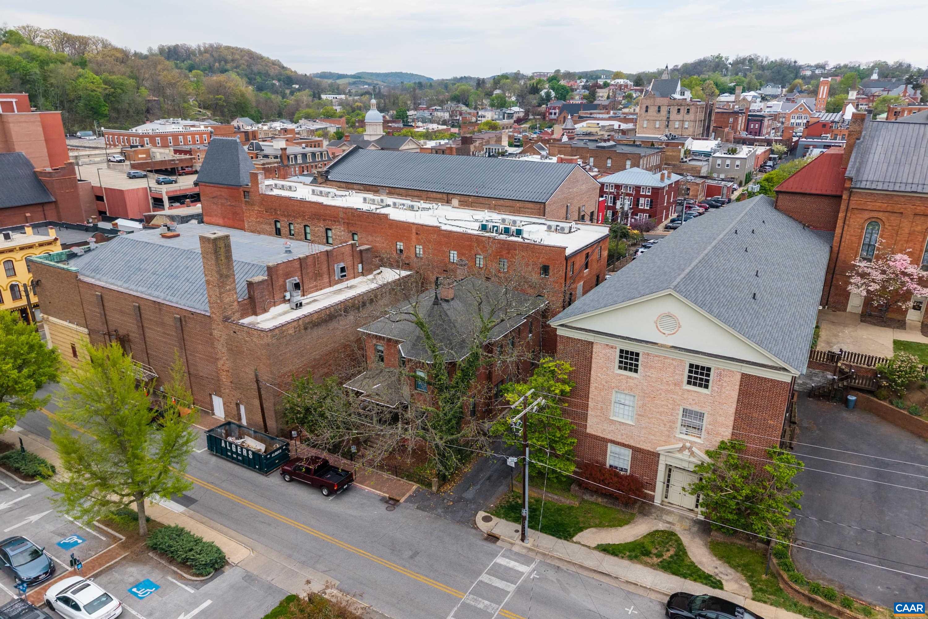 10 N MARKET ST, STAUNTON, Virginia 24401, ,Residential,10 N MARKET ST,676088 MLS # 676088