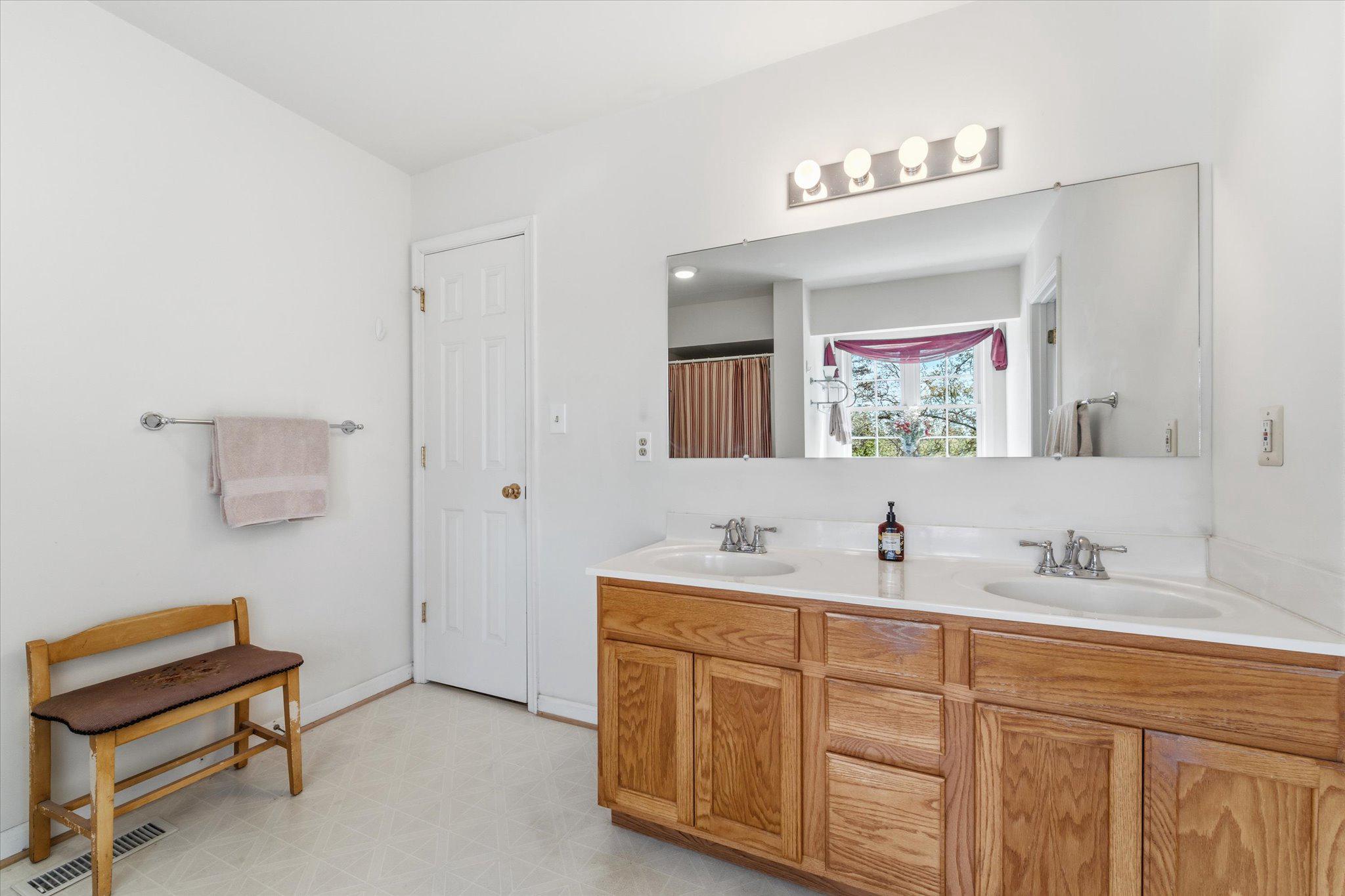 6678 TURNING RUN LN, MARSHALL, Virginia 20115, 4 Bedrooms Bedrooms, ,3 BathroomsBathrooms,Residential,6678 TURNING RUN LN,VAFQ2021508 MLS # VAFQ2021508