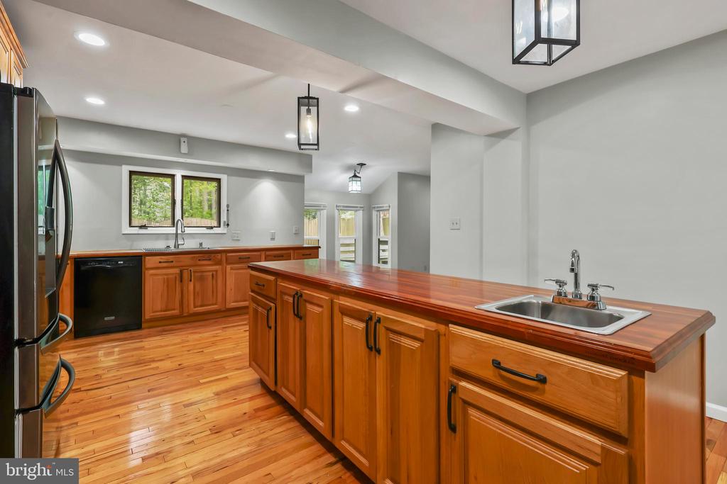 10729 CEDAR POST LN, SPOTSYLVANIA, Virginia 22553, 3 Bedrooms Bedrooms, ,2 BathroomsBathrooms,Residential,10729 CEDAR POST LN,VASP2041072 MLS # VASP2041072