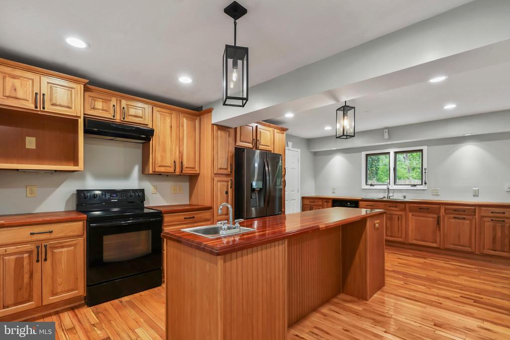 10729 CEDAR POST LN, SPOTSYLVANIA, Virginia 22553, 3 Bedrooms Bedrooms, ,2 BathroomsBathrooms,Residential,10729 CEDAR POST LN,VASP2041072 MLS # VASP2041072