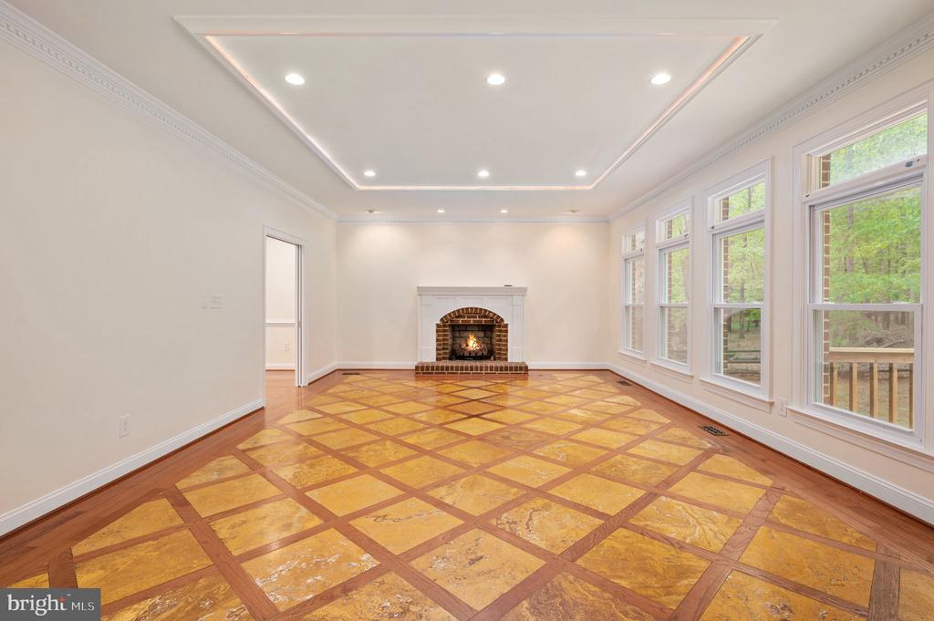 11326 FAWN LAKE PKWY, SPOTSYLVANIA, Virginia 22551, 5 Bedrooms Bedrooms, ,4 BathroomsBathrooms,Residential,FAWN LAKE,11326 FAWN LAKE PKWY,VASP2041082 MLS # VASP2041082