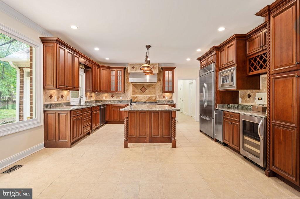 11326 FAWN LAKE PKWY, SPOTSYLVANIA, Virginia 22551, 5 Bedrooms Bedrooms, ,4 BathroomsBathrooms,Residential,FAWN LAKE,11326 FAWN LAKE PKWY,VASP2041082 MLS # VASP2041082