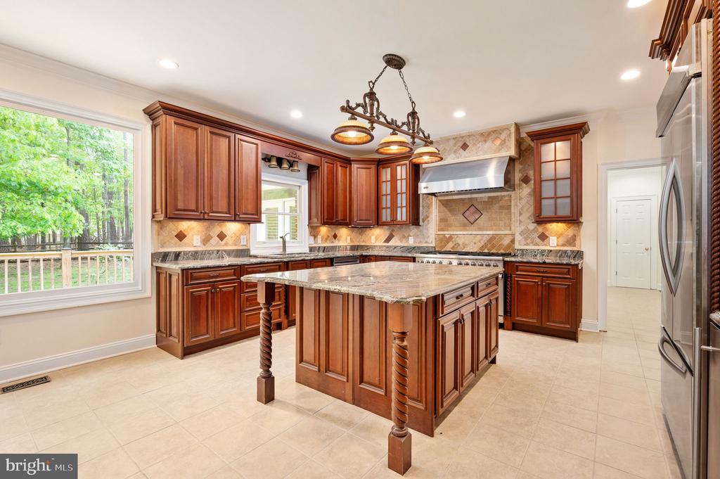 11326 FAWN LAKE PKWY, SPOTSYLVANIA, Virginia 22551, 5 Bedrooms Bedrooms, ,4 BathroomsBathrooms,Residential,FAWN LAKE,11326 FAWN LAKE PKWY,VASP2041082 MLS # VASP2041082