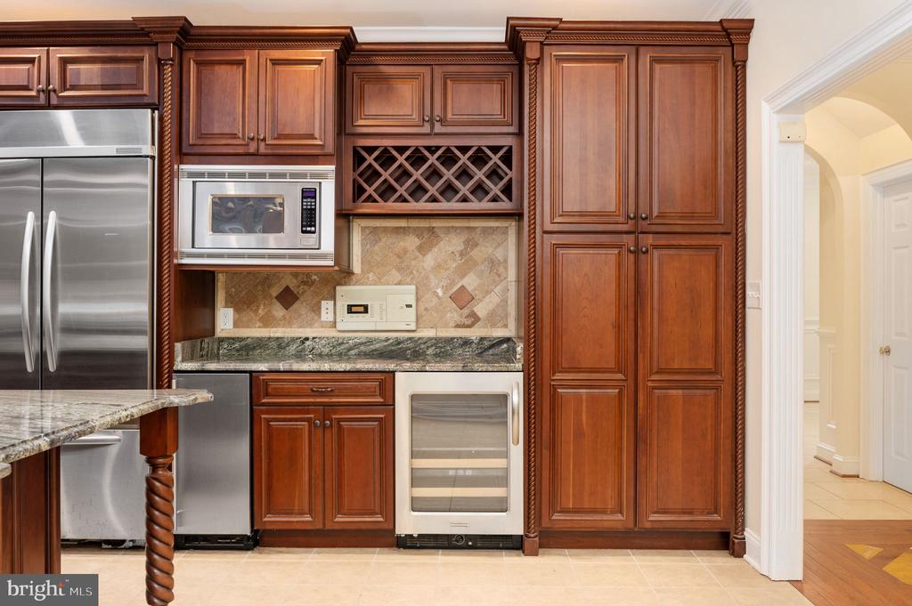 11326 FAWN LAKE PKWY, SPOTSYLVANIA, Virginia 22551, 5 Bedrooms Bedrooms, ,4 BathroomsBathrooms,Residential,FAWN LAKE,11326 FAWN LAKE PKWY,VASP2041082 MLS # VASP2041082