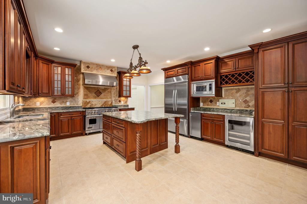 11326 FAWN LAKE PKWY, SPOTSYLVANIA, Virginia 22551, 5 Bedrooms Bedrooms, ,4 BathroomsBathrooms,Residential,FAWN LAKE,11326 FAWN LAKE PKWY,VASP2041082 MLS # VASP2041082