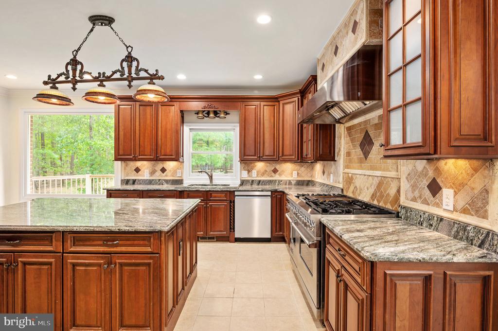 11326 FAWN LAKE PKWY, SPOTSYLVANIA, Virginia 22551, 5 Bedrooms Bedrooms, ,4 BathroomsBathrooms,Residential,FAWN LAKE,11326 FAWN LAKE PKWY,VASP2041082 MLS # VASP2041082