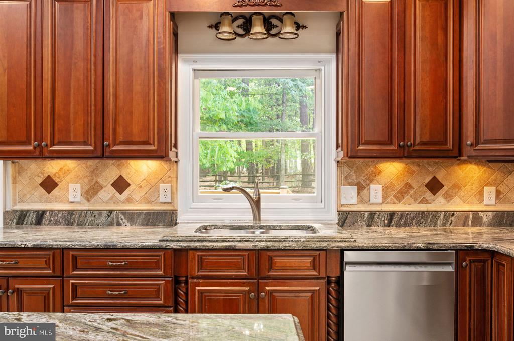 11326 FAWN LAKE PKWY, SPOTSYLVANIA, Virginia 22551, 5 Bedrooms Bedrooms, ,4 BathroomsBathrooms,Residential,FAWN LAKE,11326 FAWN LAKE PKWY,VASP2041082 MLS # VASP2041082