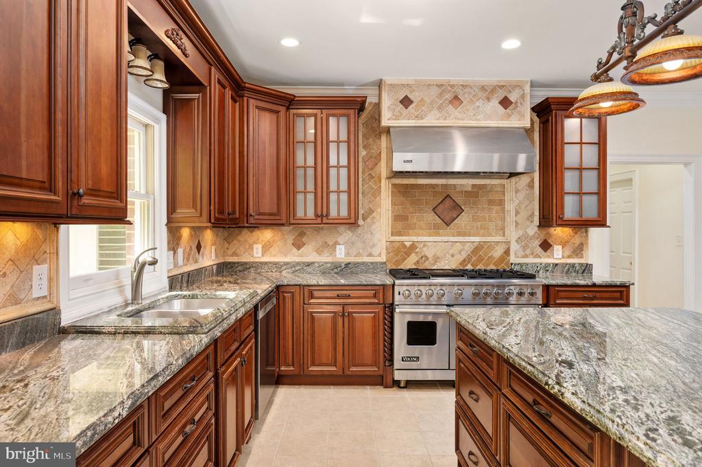 11326 FAWN LAKE PKWY, SPOTSYLVANIA, Virginia 22551, 5 Bedrooms Bedrooms, ,4 BathroomsBathrooms,Residential,FAWN LAKE,11326 FAWN LAKE PKWY,VASP2041082 MLS # VASP2041082