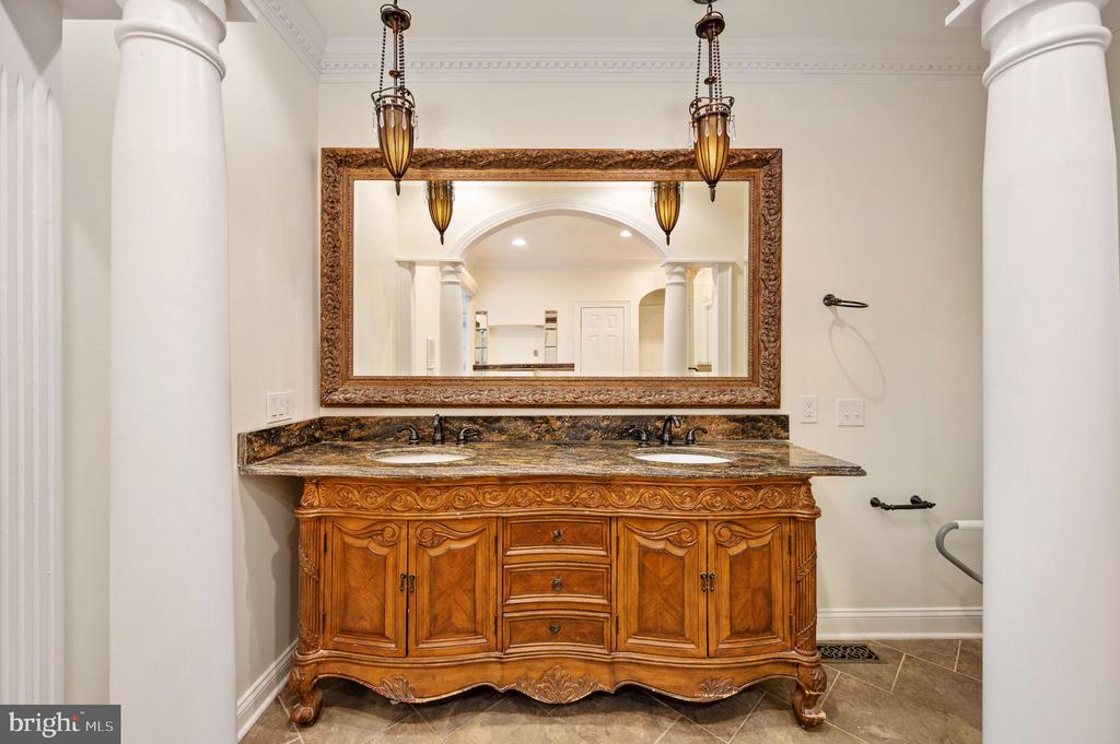 11326 FAWN LAKE PKWY, SPOTSYLVANIA, Virginia 22551, 5 Bedrooms Bedrooms, ,4 BathroomsBathrooms,Residential,FAWN LAKE,11326 FAWN LAKE PKWY,VASP2041082 MLS # VASP2041082