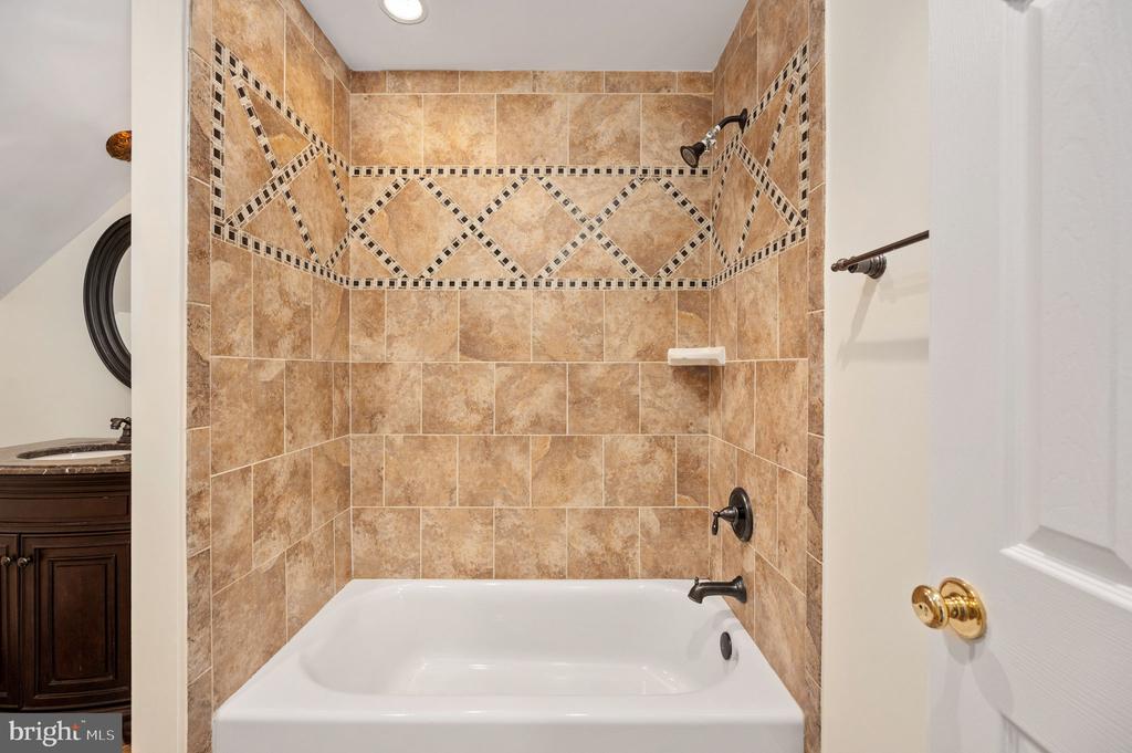 11326 FAWN LAKE PKWY, SPOTSYLVANIA, Virginia 22551, 5 Bedrooms Bedrooms, ,4 BathroomsBathrooms,Residential,FAWN LAKE,11326 FAWN LAKE PKWY,VASP2041082 MLS # VASP2041082