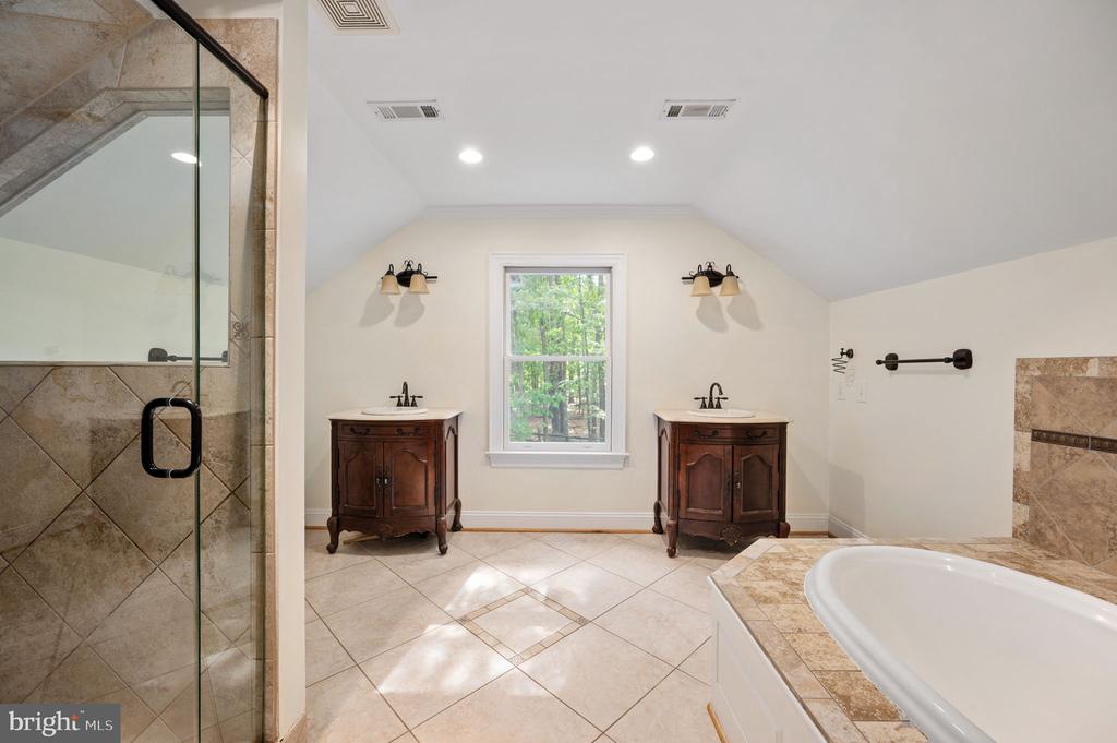 11326 FAWN LAKE PKWY, SPOTSYLVANIA, Virginia 22551, 5 Bedrooms Bedrooms, ,4 BathroomsBathrooms,Residential,FAWN LAKE,11326 FAWN LAKE PKWY,VASP2041082 MLS # VASP2041082