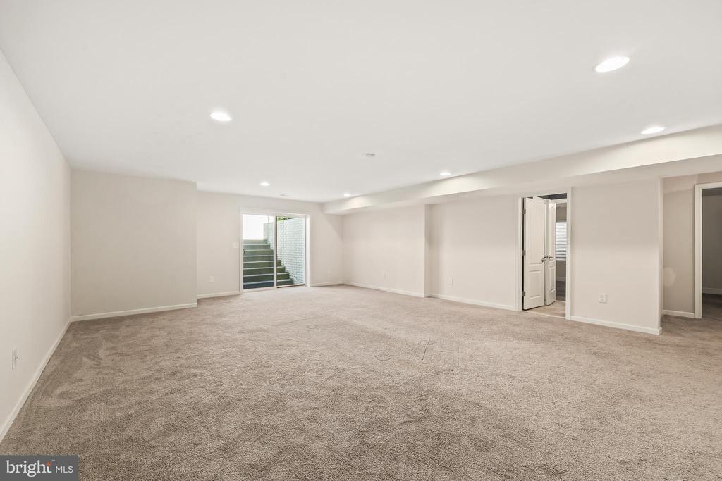 1725 HUDGINS FARM CIR, FREDERICKSBURG, Virginia 22408, 5 Bedrooms Bedrooms, ,4 BathroomsBathrooms,Residential,1725 HUDGINS FARM CIR,VASP2041076 MLS # VASP2041076