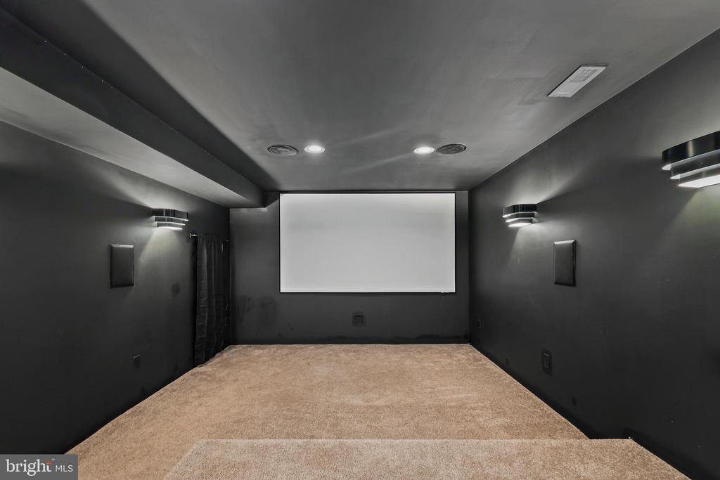 1725 HUDGINS FARM CIR, FREDERICKSBURG, Virginia 22408, 5 Bedrooms Bedrooms, ,4 BathroomsBathrooms,Residential,1725 HUDGINS FARM CIR,VASP2041076 MLS # VASP2041076