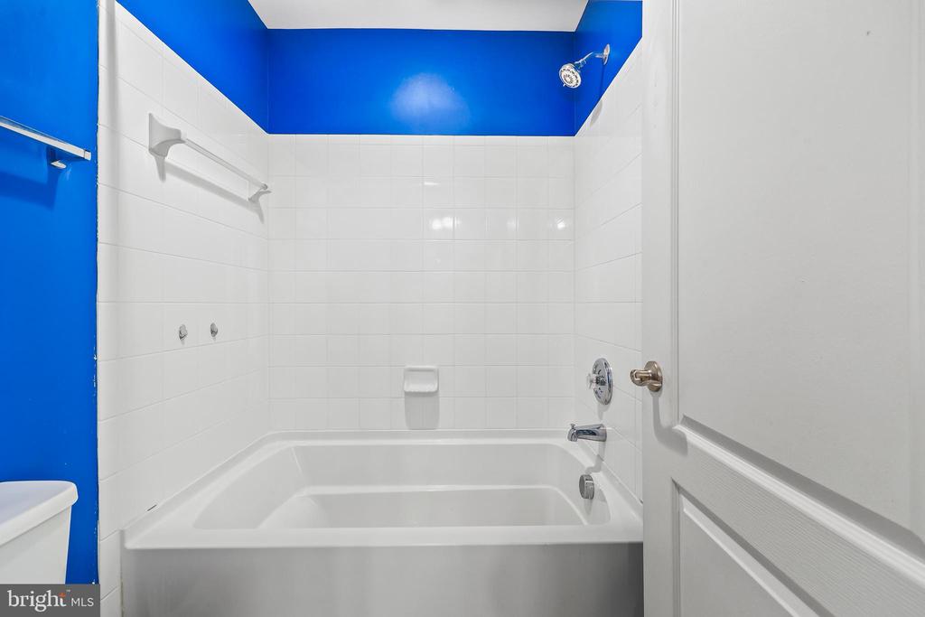 1725 HUDGINS FARM CIR, FREDERICKSBURG, Virginia 22408, 5 Bedrooms Bedrooms, ,4 BathroomsBathrooms,Residential,1725 HUDGINS FARM CIR,VASP2041076 MLS # VASP2041076