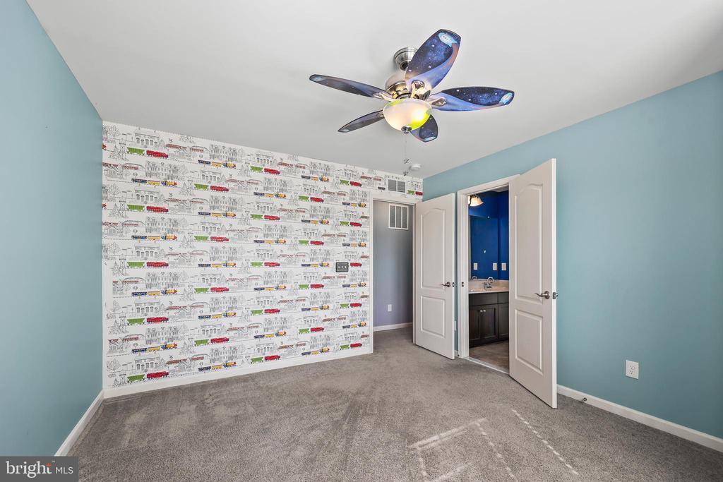 1725 HUDGINS FARM CIR, FREDERICKSBURG, Virginia 22408, 5 Bedrooms Bedrooms, ,4 BathroomsBathrooms,Residential,1725 HUDGINS FARM CIR,VASP2041076 MLS # VASP2041076