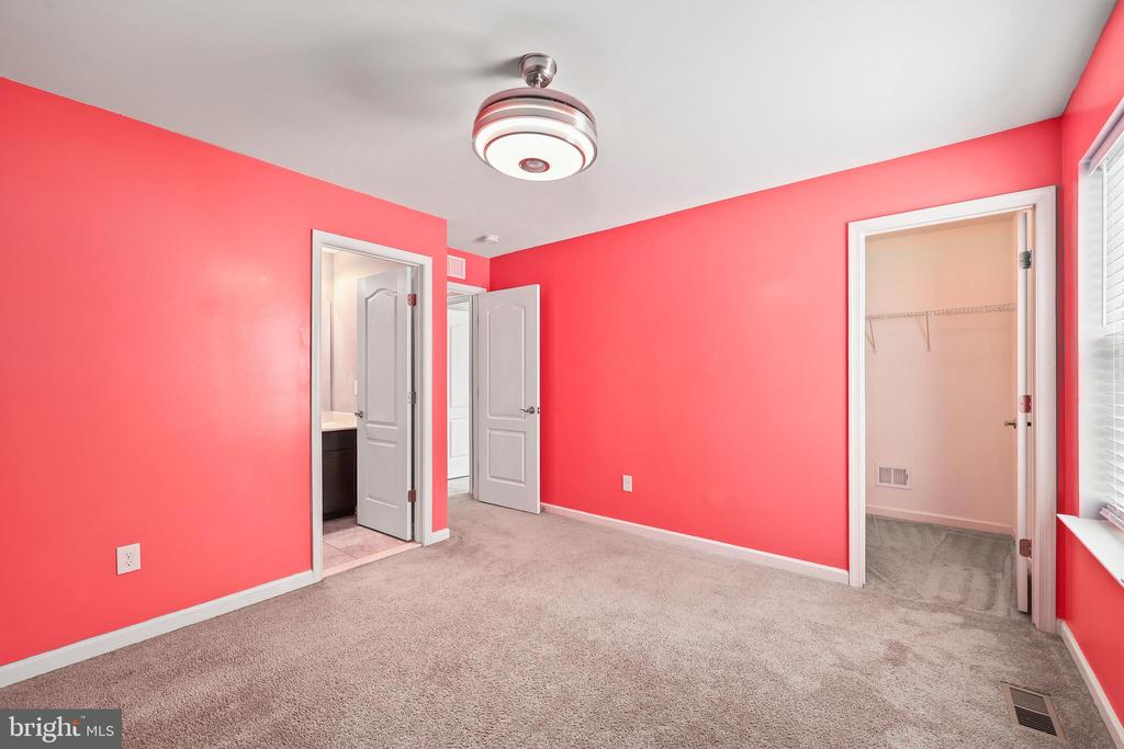 1725 HUDGINS FARM CIR, FREDERICKSBURG, Virginia 22408, 5 Bedrooms Bedrooms, ,4 BathroomsBathrooms,Residential,1725 HUDGINS FARM CIR,VASP2041076 MLS # VASP2041076