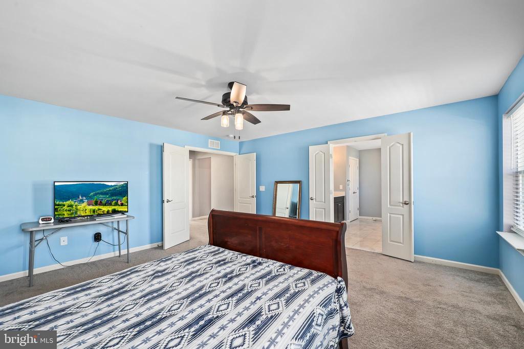 1725 HUDGINS FARM CIR, FREDERICKSBURG, Virginia 22408, 5 Bedrooms Bedrooms, ,4 BathroomsBathrooms,Residential,1725 HUDGINS FARM CIR,VASP2041076 MLS # VASP2041076