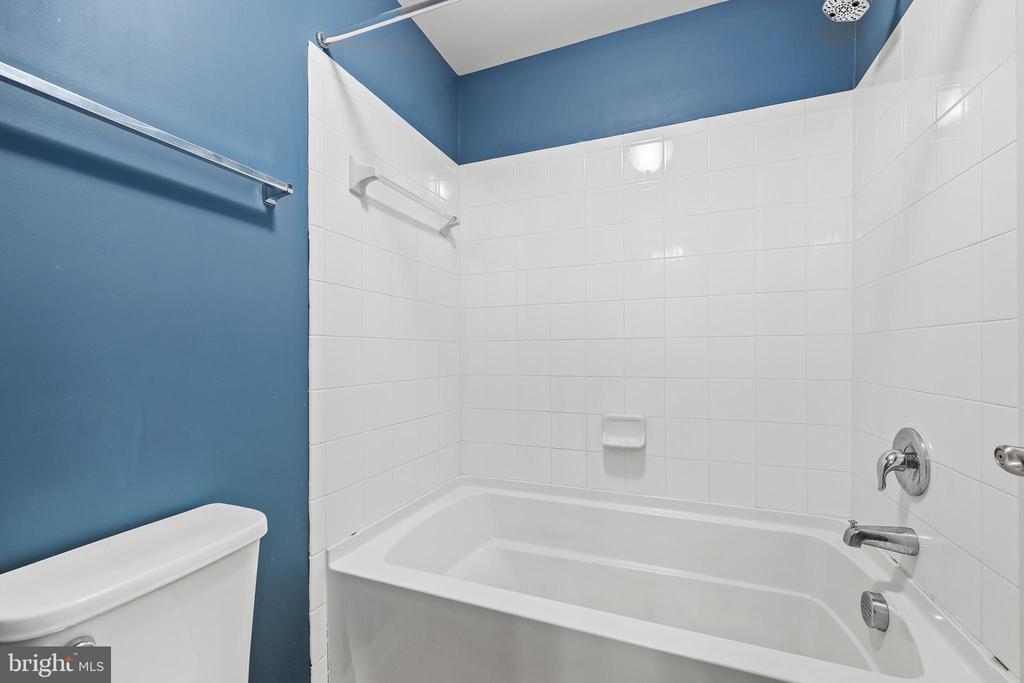 1725 HUDGINS FARM CIR, FREDERICKSBURG, Virginia 22408, 5 Bedrooms Bedrooms, ,4 BathroomsBathrooms,Residential,1725 HUDGINS FARM CIR,VASP2041076 MLS # VASP2041076