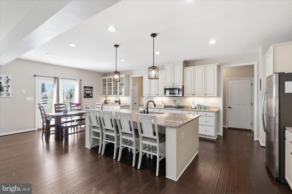 7804 HERMITAGE DR, FREDERICKSBURG, Virginia 22407, 6 Bedrooms Bedrooms, ,5 BathroomsBathrooms,Residential,7804 HERMITAGE DR,VASP2041174 MLS # VASP2041174