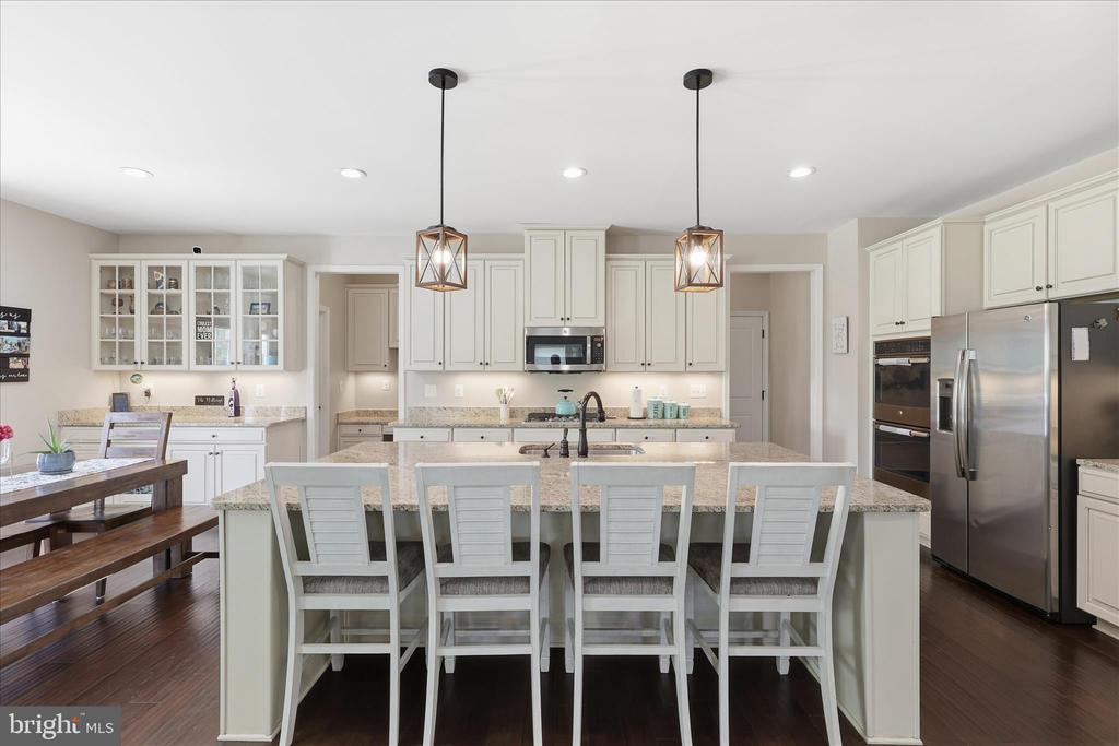 7804 HERMITAGE DR, FREDERICKSBURG, Virginia 22407, 6 Bedrooms Bedrooms, ,5 BathroomsBathrooms,Residential,7804 HERMITAGE DR,VASP2041174 MLS # VASP2041174