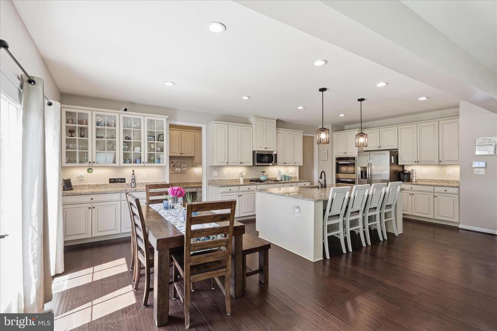 7804 HERMITAGE DR, FREDERICKSBURG, Virginia 22407, 6 Bedrooms Bedrooms, ,5 BathroomsBathrooms,Residential,7804 HERMITAGE DR,VASP2041174 MLS # VASP2041174