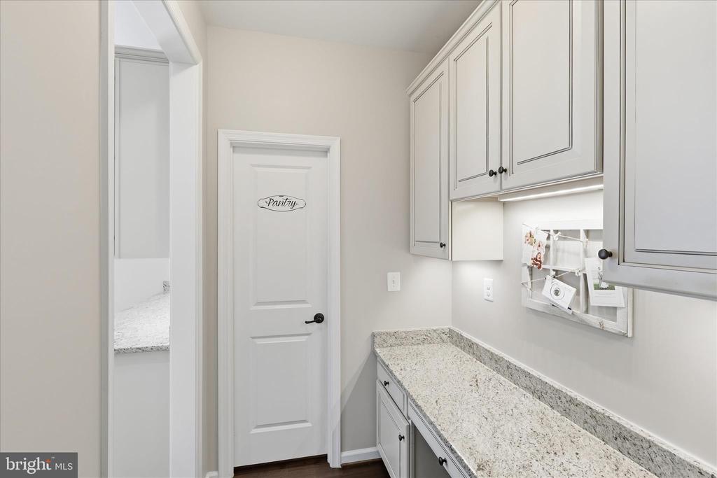 7804 HERMITAGE DR, FREDERICKSBURG, Virginia 22407, 6 Bedrooms Bedrooms, ,5 BathroomsBathrooms,Residential,7804 HERMITAGE DR,VASP2041174 MLS # VASP2041174