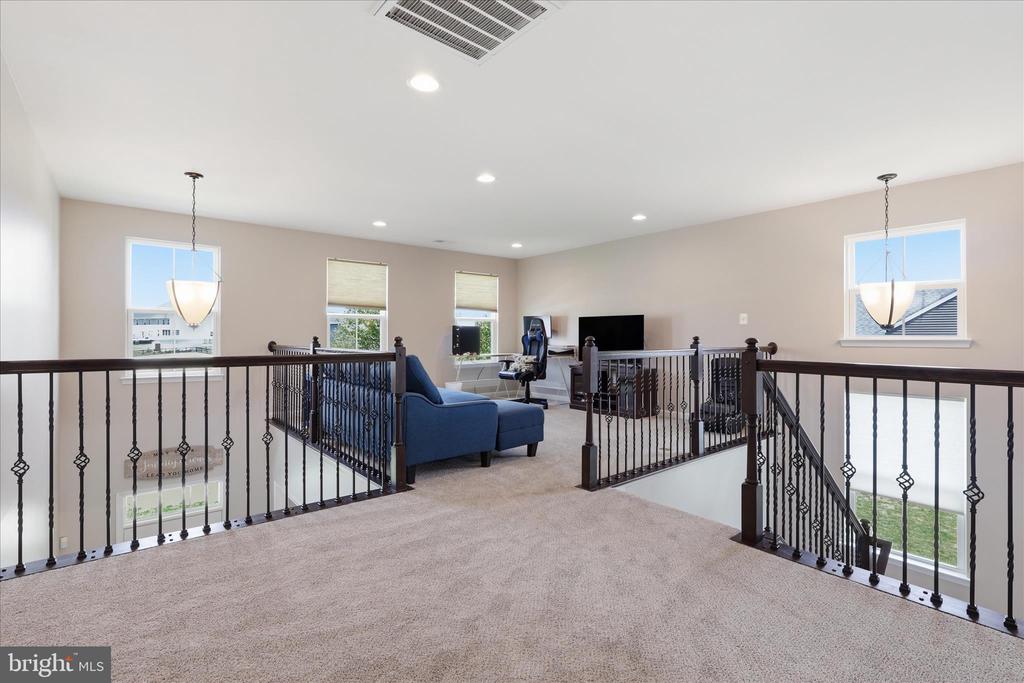 7804 HERMITAGE DR, FREDERICKSBURG, Virginia 22407, 6 Bedrooms Bedrooms, ,5 BathroomsBathrooms,Residential,7804 HERMITAGE DR,VASP2041174 MLS # VASP2041174