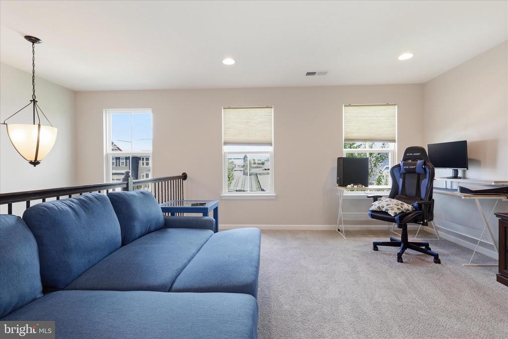 7804 HERMITAGE DR, FREDERICKSBURG, Virginia 22407, 6 Bedrooms Bedrooms, ,5 BathroomsBathrooms,Residential,7804 HERMITAGE DR,VASP2041174 MLS # VASP2041174